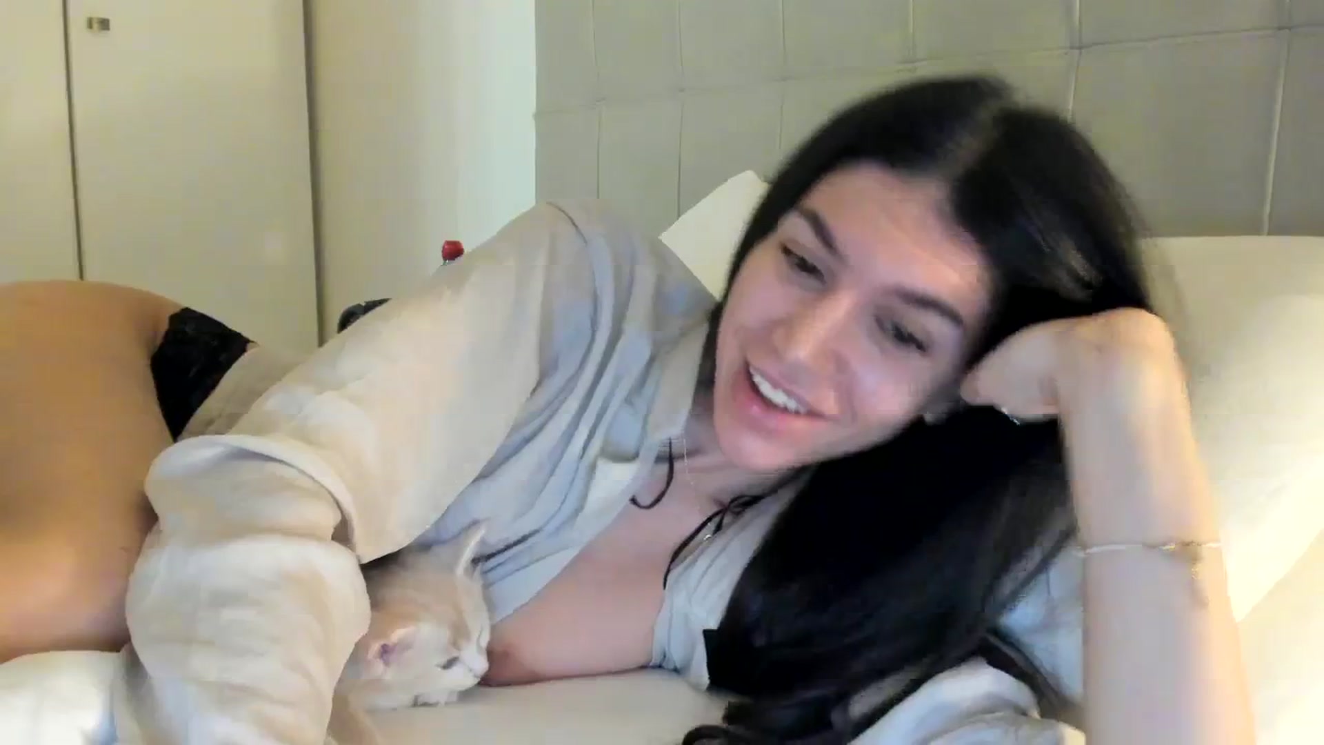 Gallery image thumbnail from SashaLopez's myfreecams stream on, 12/17/2023, 23:27 image 15 of 20