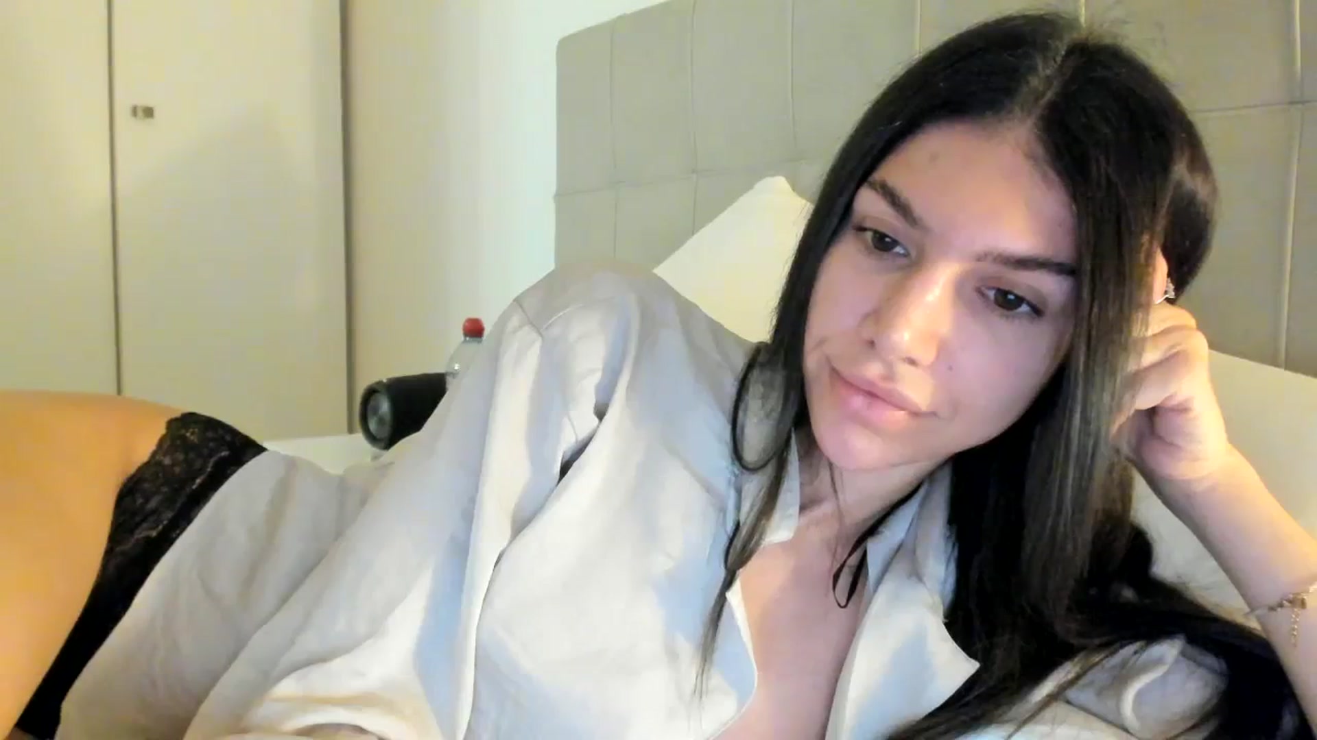 Gallery image thumbnail from SashaLopez's myfreecams stream on, 12/17/2023, 23:27 image 9 of 20