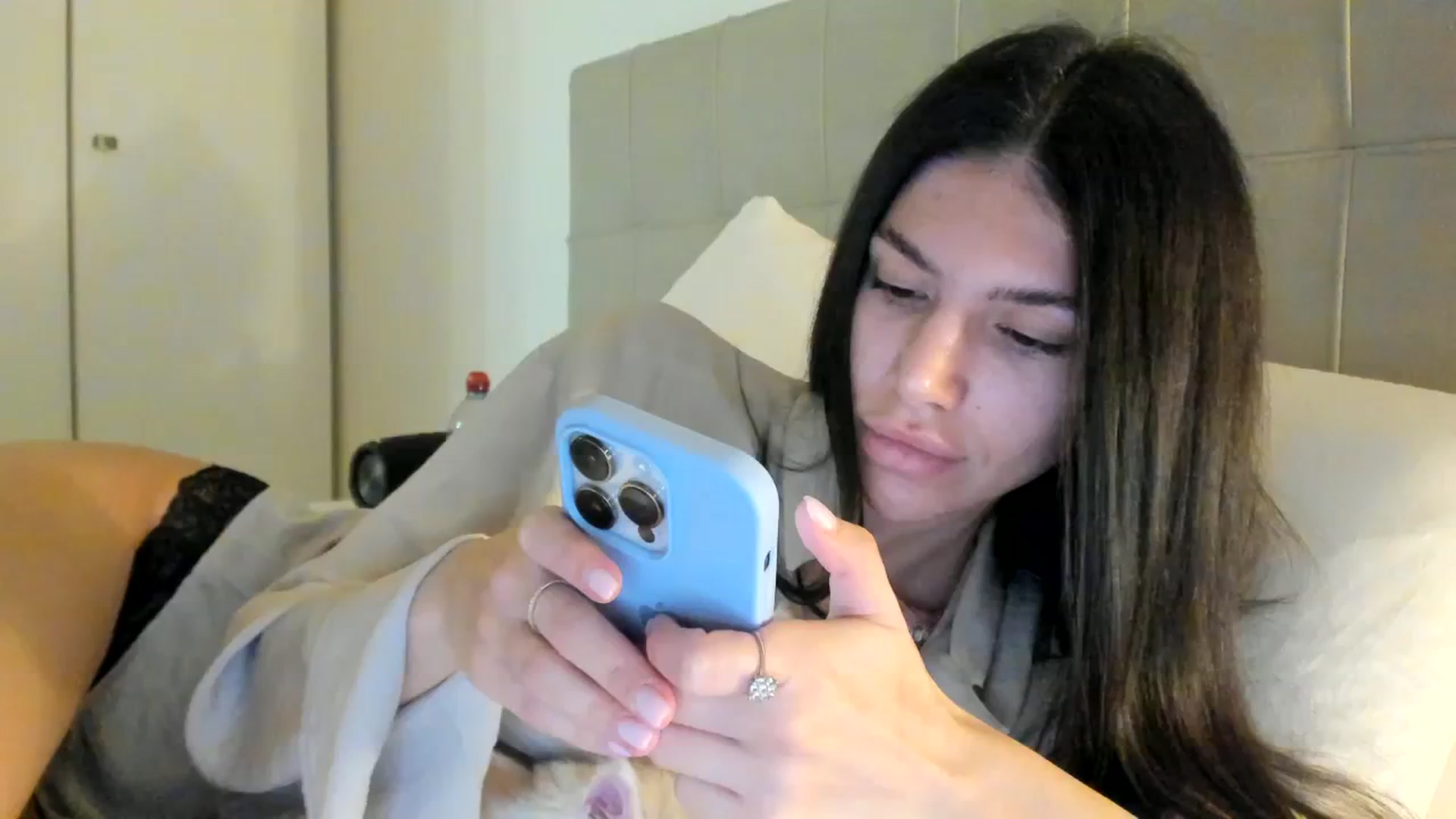 Gallery image thumbnail from SashaLopez's myfreecams stream on, 12/17/2023, 23:27 image 13 of 20