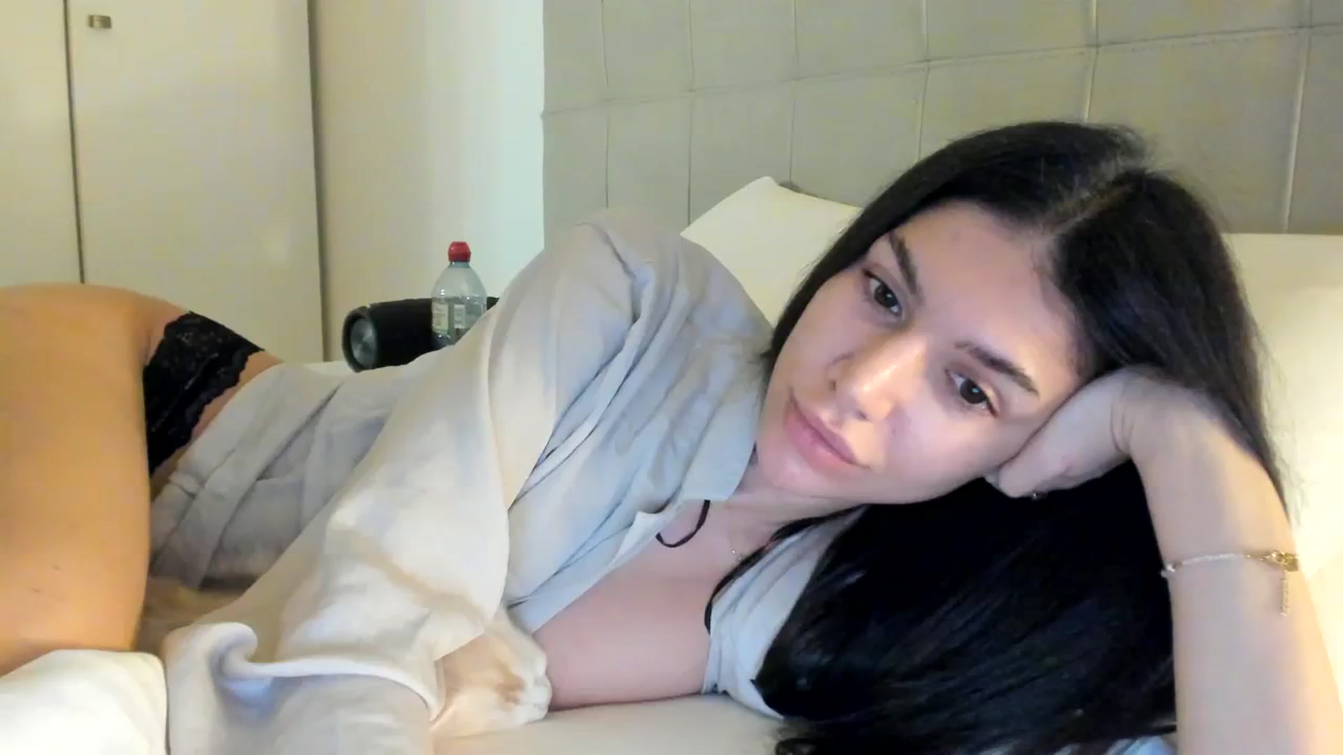 Gallery image thumbnail from SashaLopez's myfreecams stream on, 12/17/2023, 23:27 image 16 of 20
