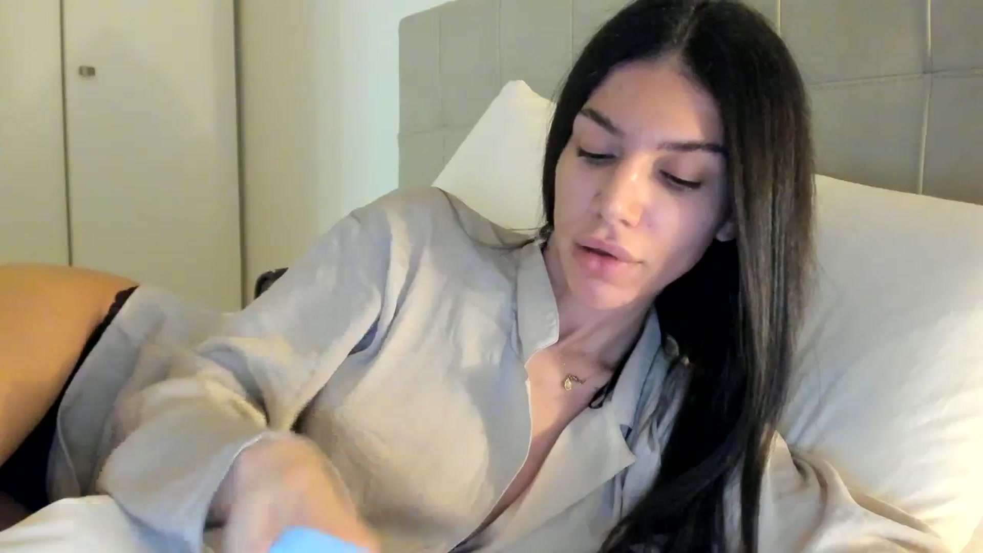 Gallery image thumbnail from SashaLopez's myfreecams stream on, 12/17/2023, 23:27 image 2 of 20