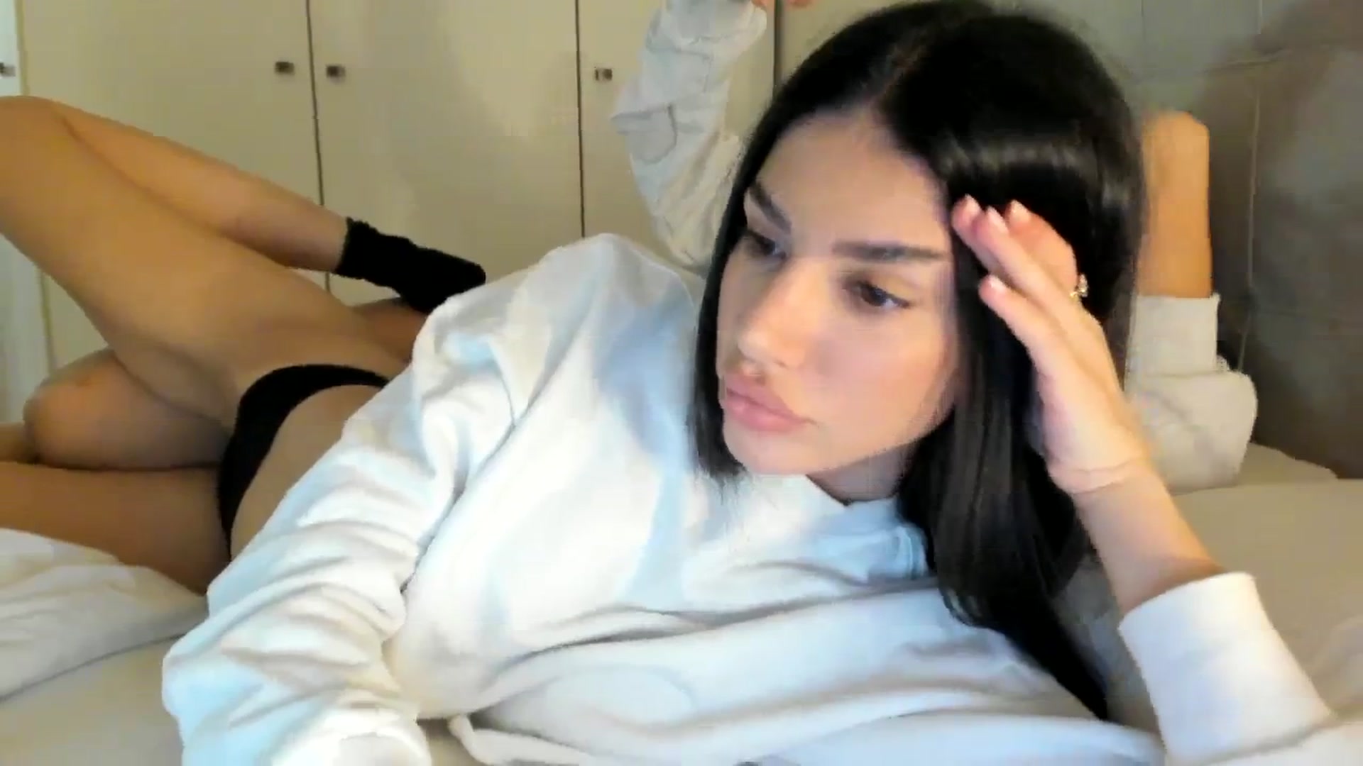Gallery image thumbnail from SashaLopez's myfreecams stream on, 12/19/2023, 18:27 image 18 of 20