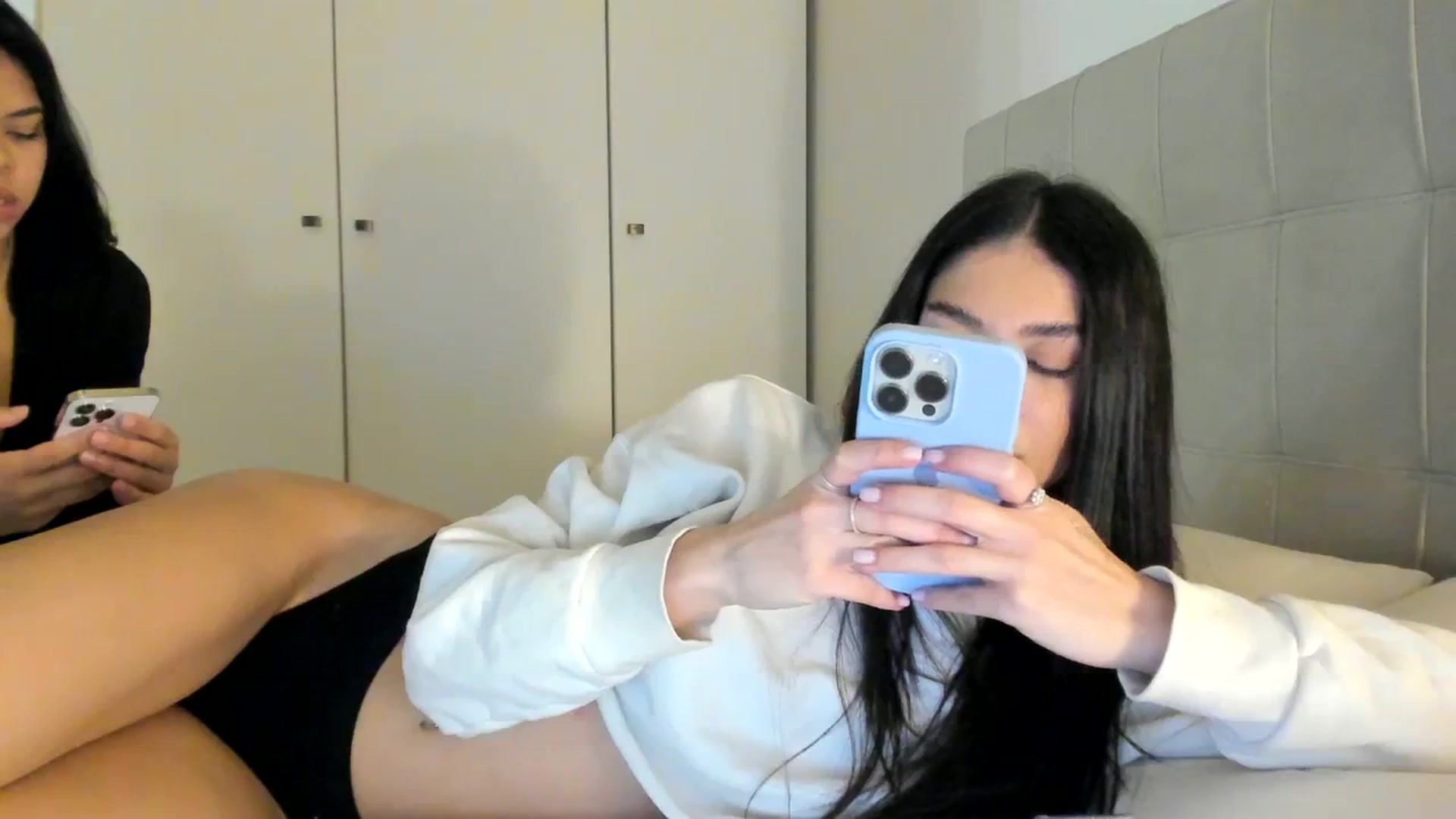Gallery image thumbnail from SashaLopez's myfreecams stream on, 12/19/2023, 19:17 image 11 of 20