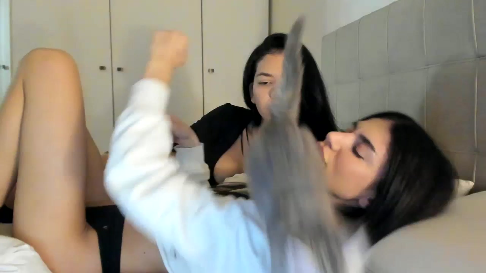 Gallery image thumbnail from SashaLopez's myfreecams stream on, 12/19/2023, 19:17 image 9 of 20
