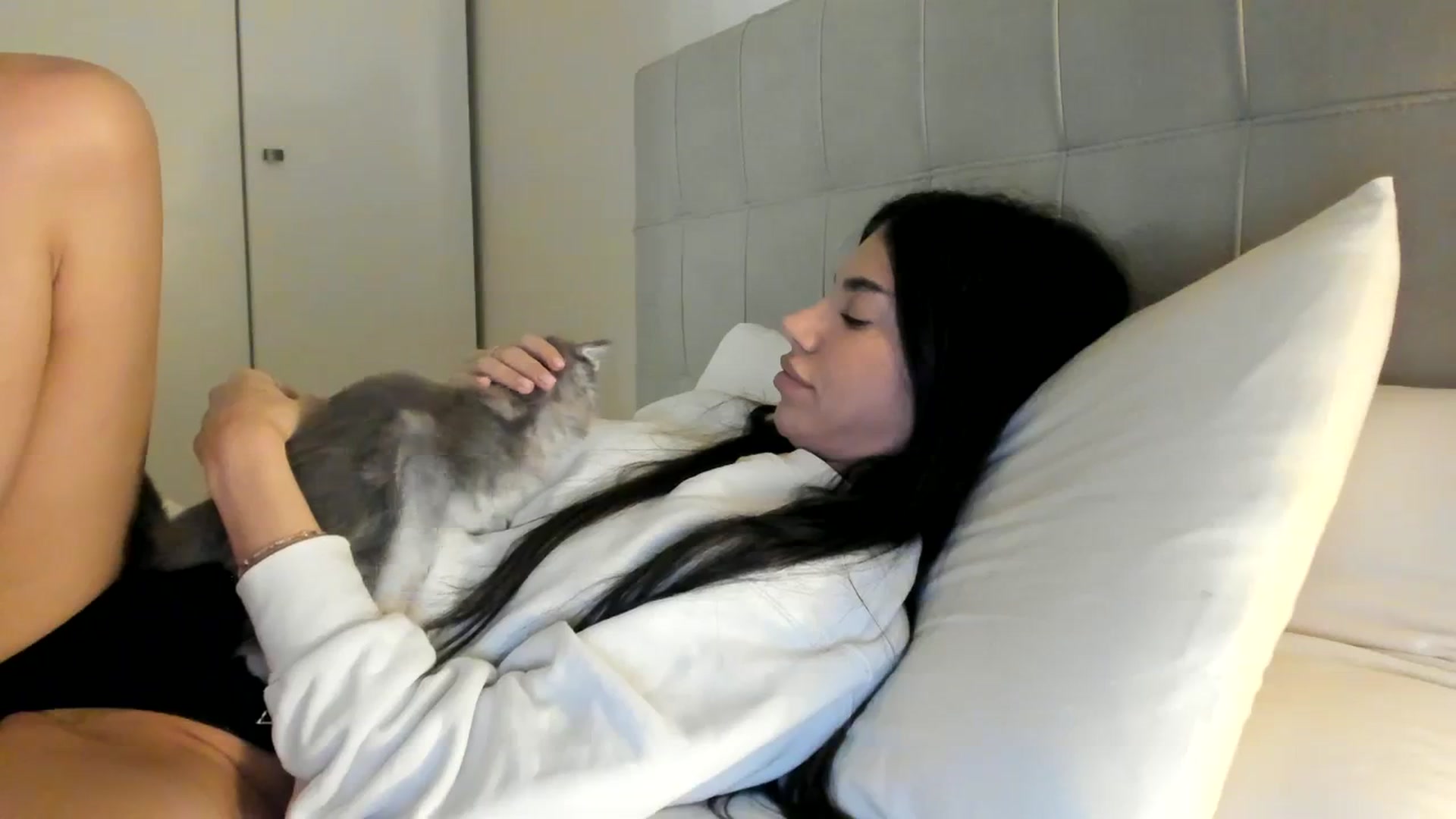 Gallery image thumbnail from SashaLopez's myfreecams stream on, 12/19/2023, 21:15 image 12 of 20
