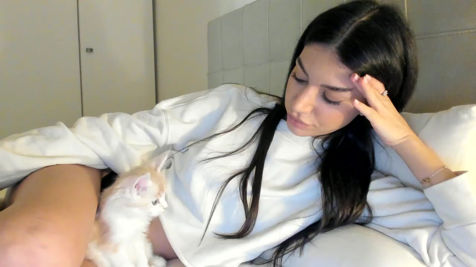 Gallery image thumbnail from SashaLopez's myfreecams stream on, 12/19/2023, 21:15 image 15 of 20