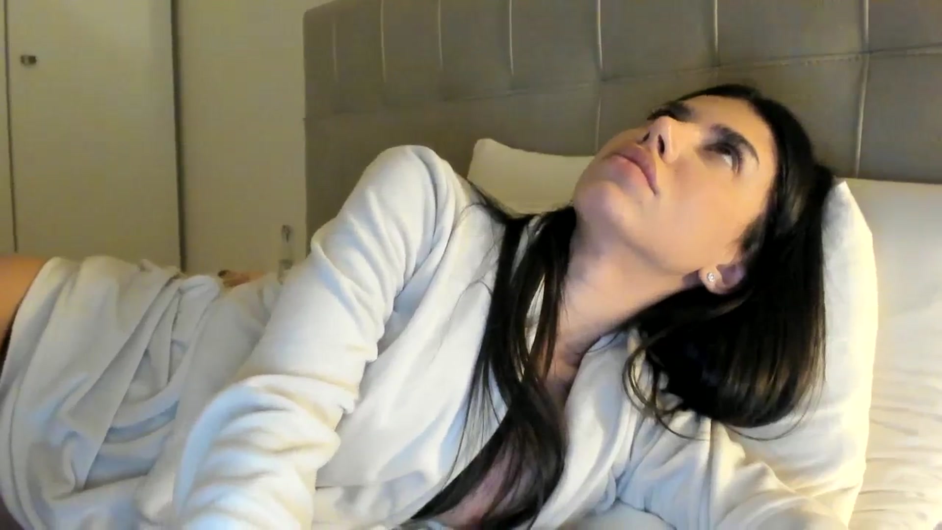 Gallery image thumbnail from SashaLopez's myfreecams stream on, 12/21/2023, 22:07 image 18 of 20