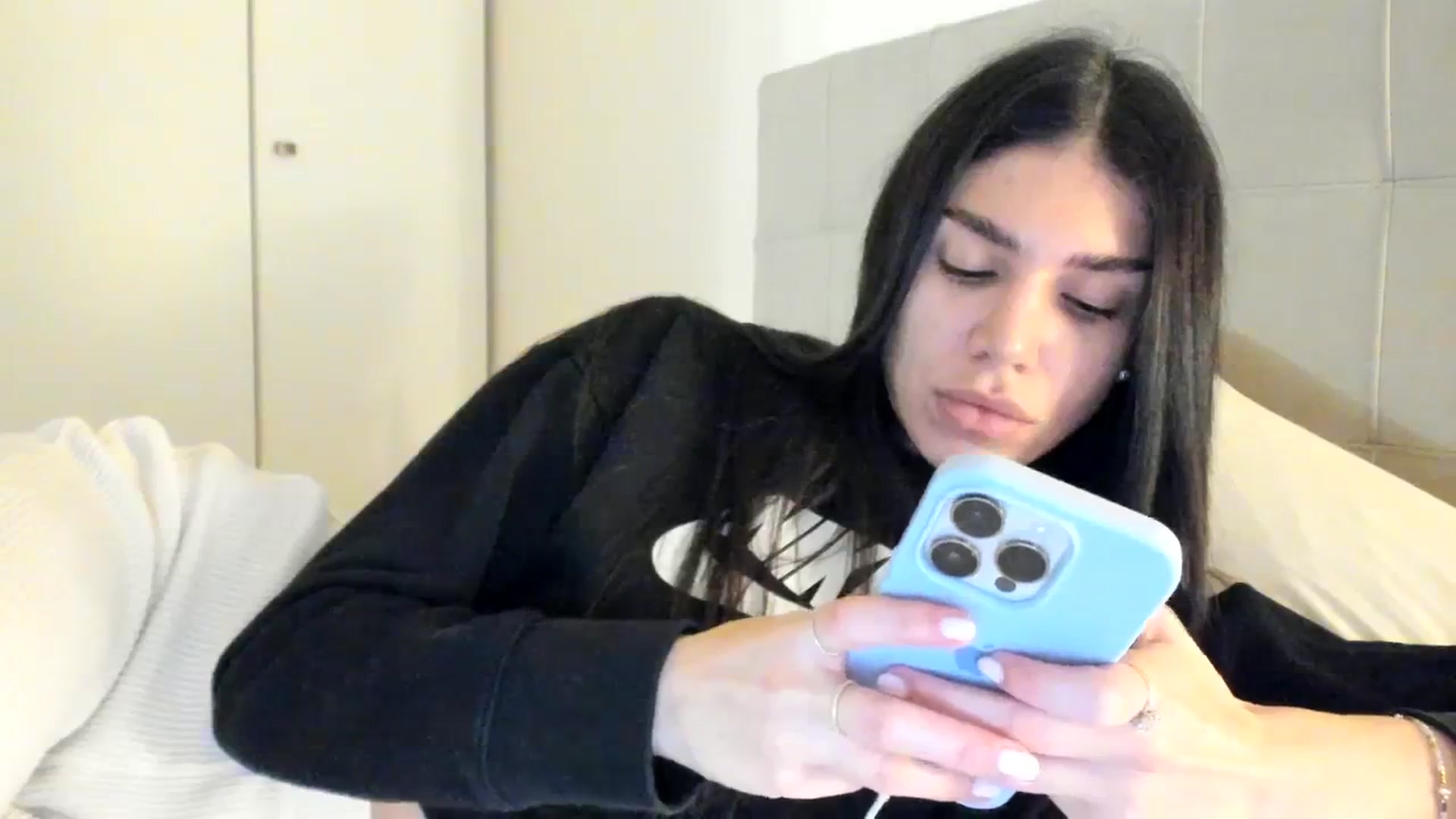 Gallery image thumbnail from SashaLopez's myfreecams stream on, 12/23/2023, 21:07 image 3 of 20