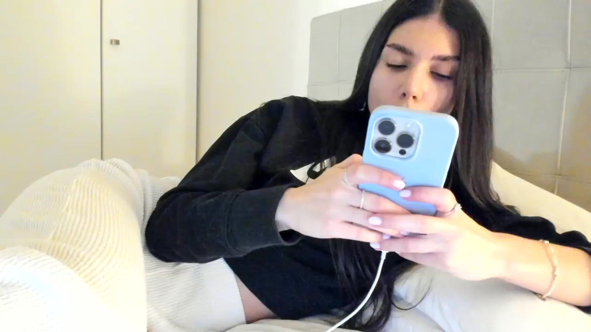 Gallery image thumbnail from SashaLopez's myfreecams stream on, 12/23/2023, 21:07 image 7 of 20