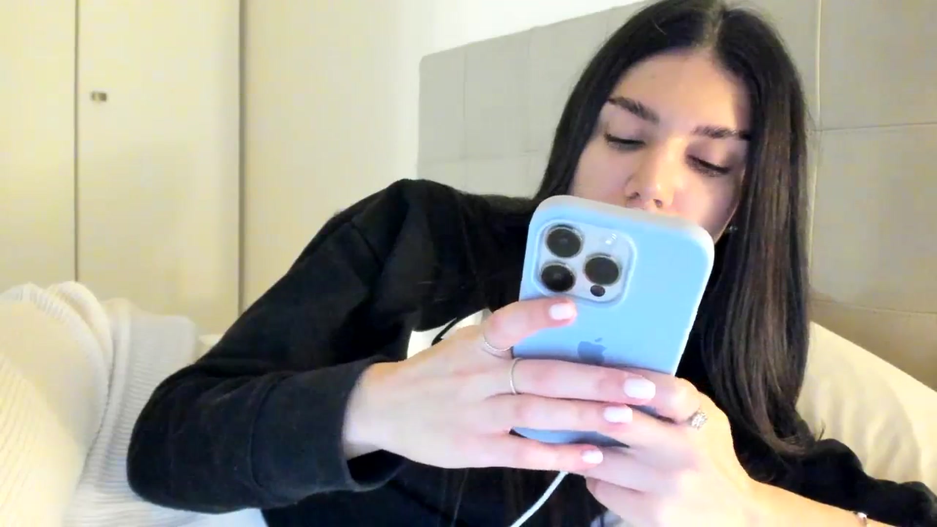 Gallery image thumbnail from SashaLopez's myfreecams stream on, 12/23/2023, 21:07 image 10 of 20