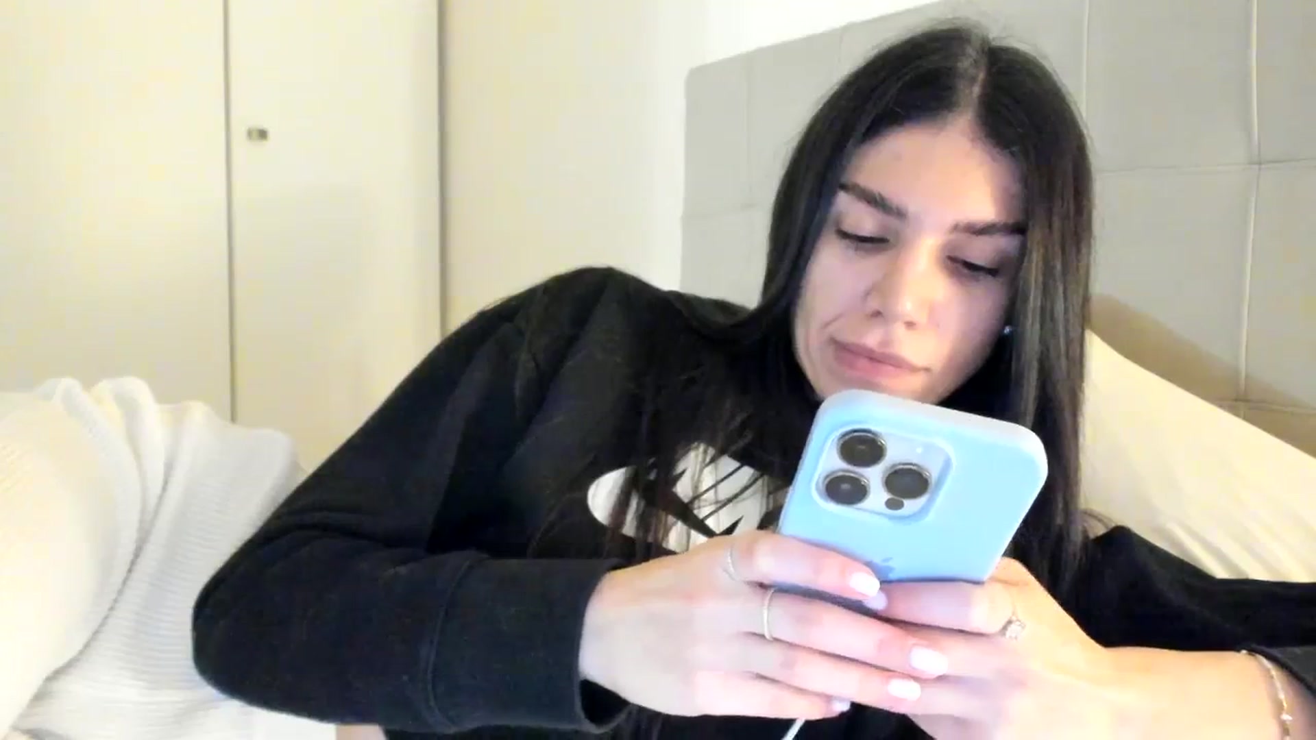 Gallery image thumbnail from SashaLopez's myfreecams stream on, 12/23/2023, 21:07 image 2 of 20