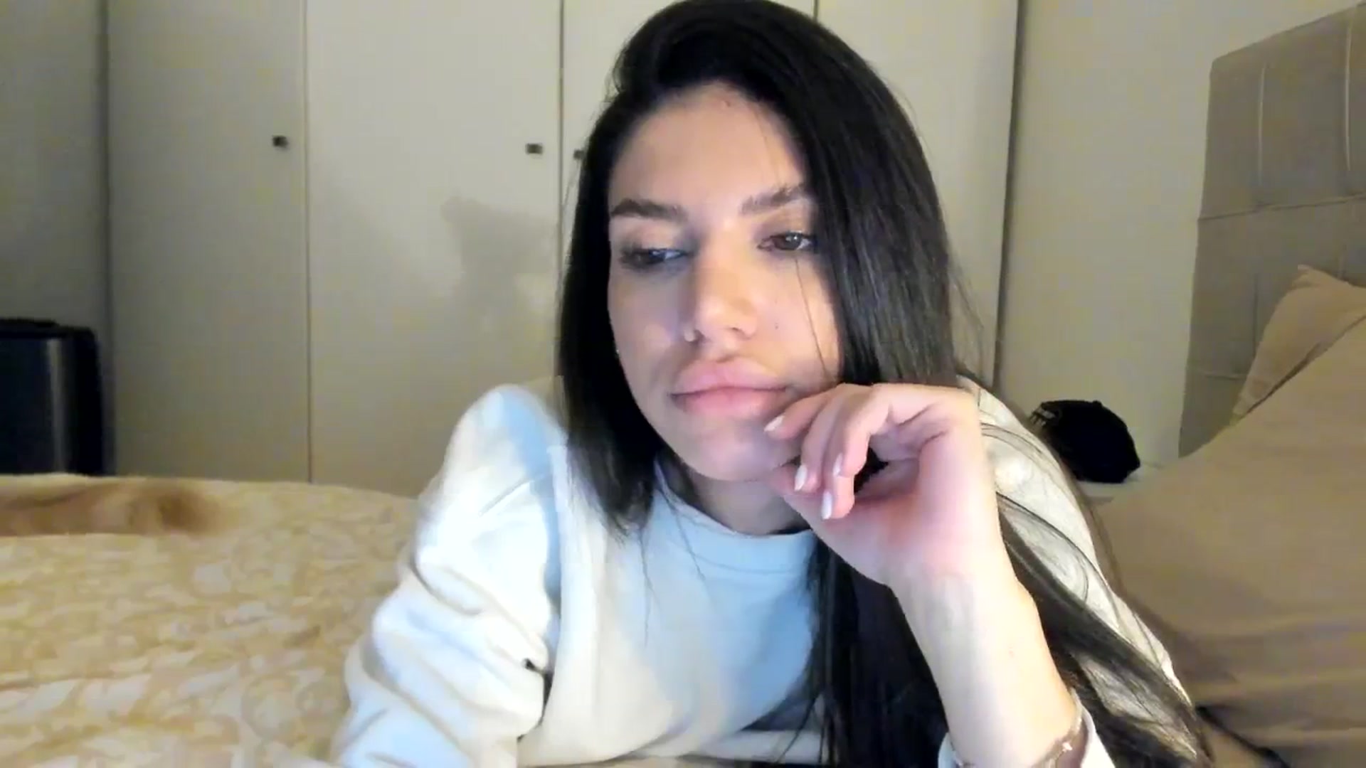 Gallery image thumbnail from SashaLopez's myfreecams stream on, 01/01/2024, 24:36 image 9 of 20