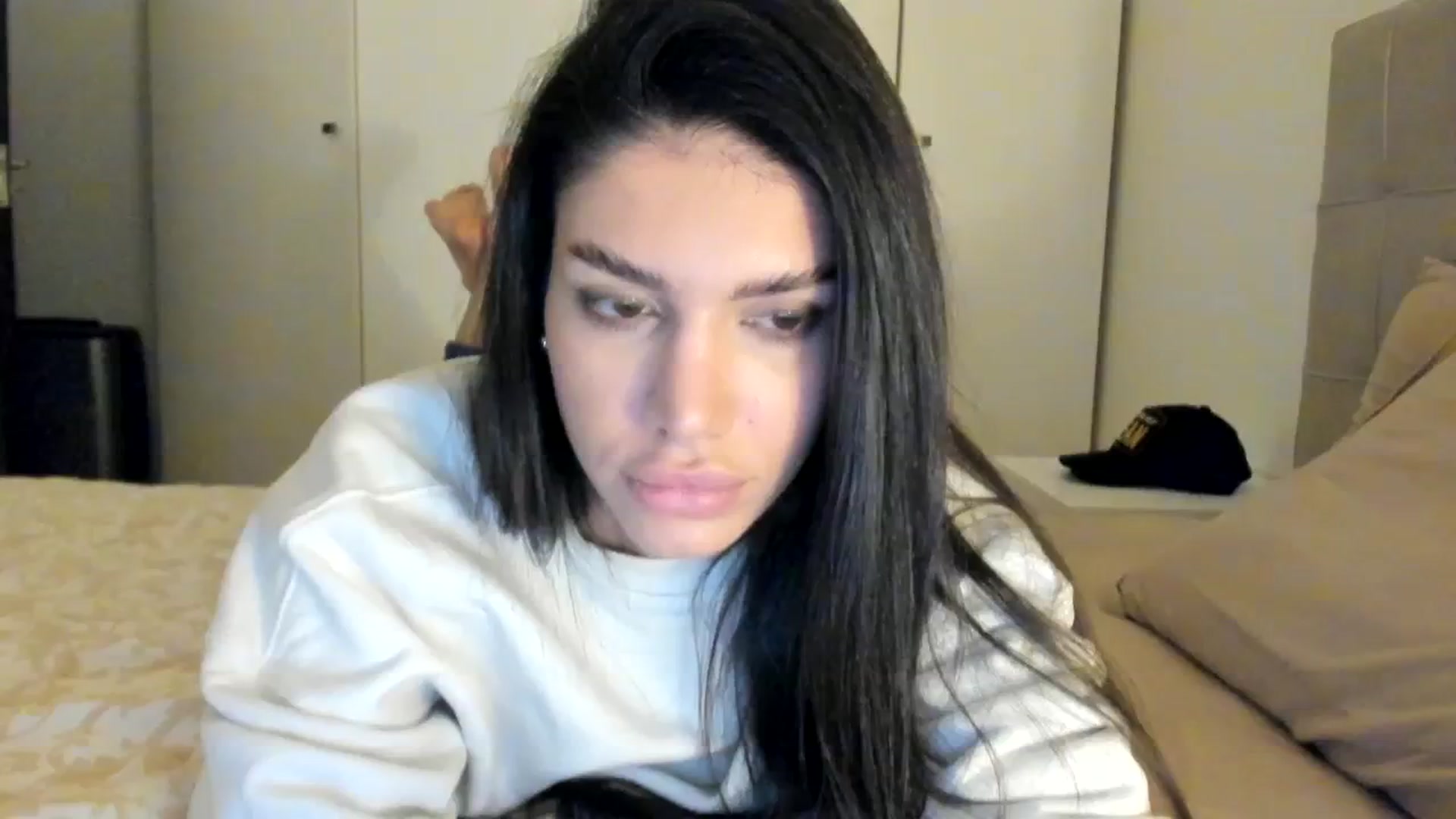 Gallery image thumbnail from SashaLopez's myfreecams stream on, 01/01/2024, 24:36 image 5 of 20