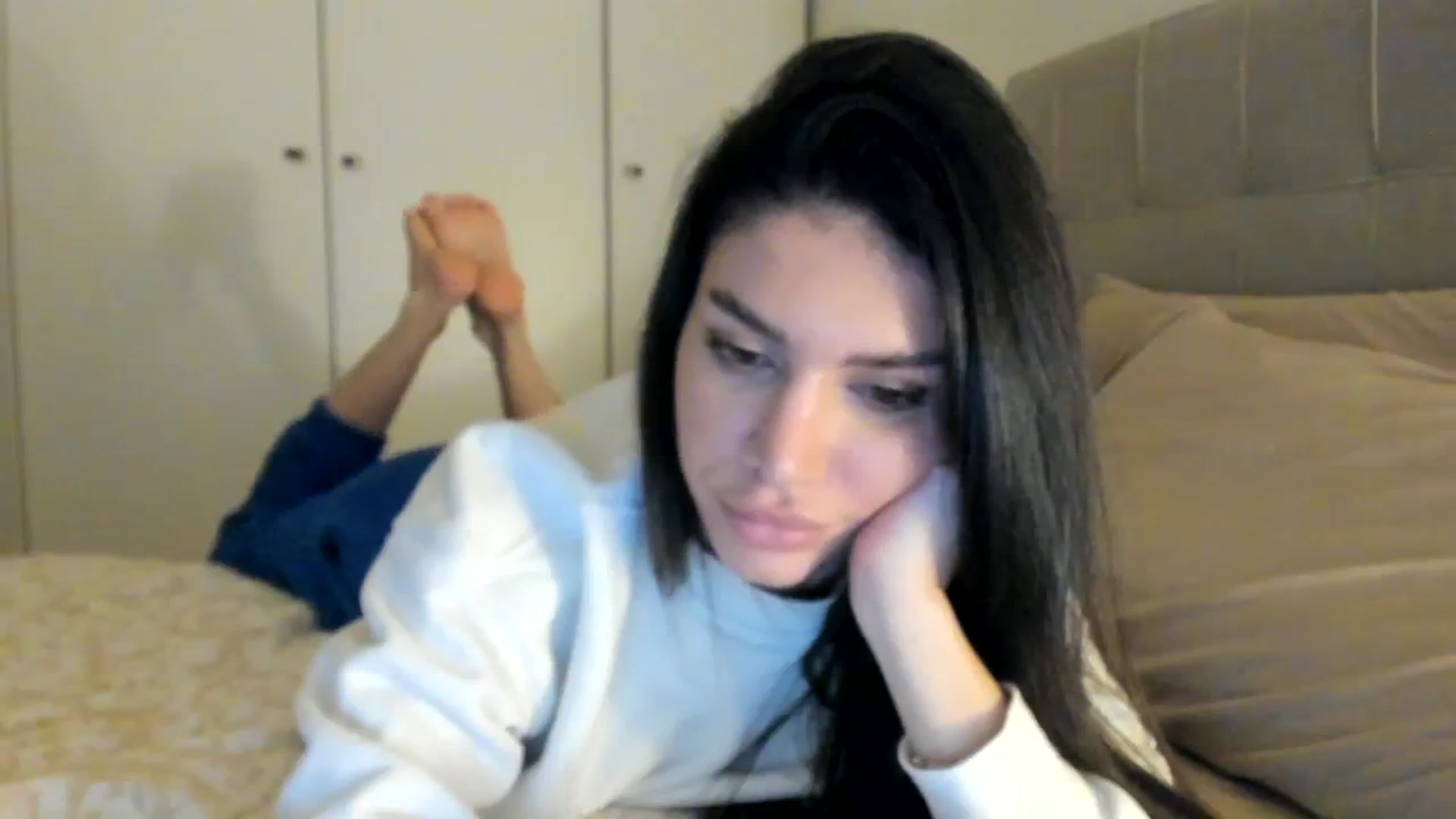 Gallery image thumbnail from SashaLopez's myfreecams stream on, 01/01/2024, 24:36 image 10 of 20