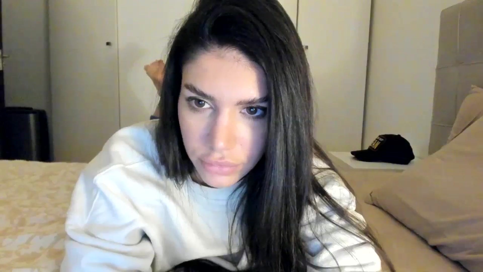 Gallery image thumbnail from SashaLopez's myfreecams stream on, 01/01/2024, 24:36 image 6 of 20