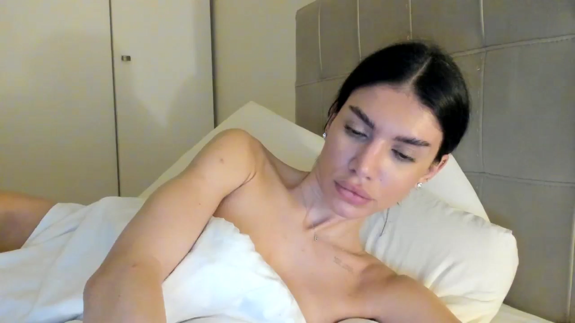 Gallery image thumbnail from SashaLopez's myfreecams stream on, 01/04/2024, 23:49 image 14 of 20