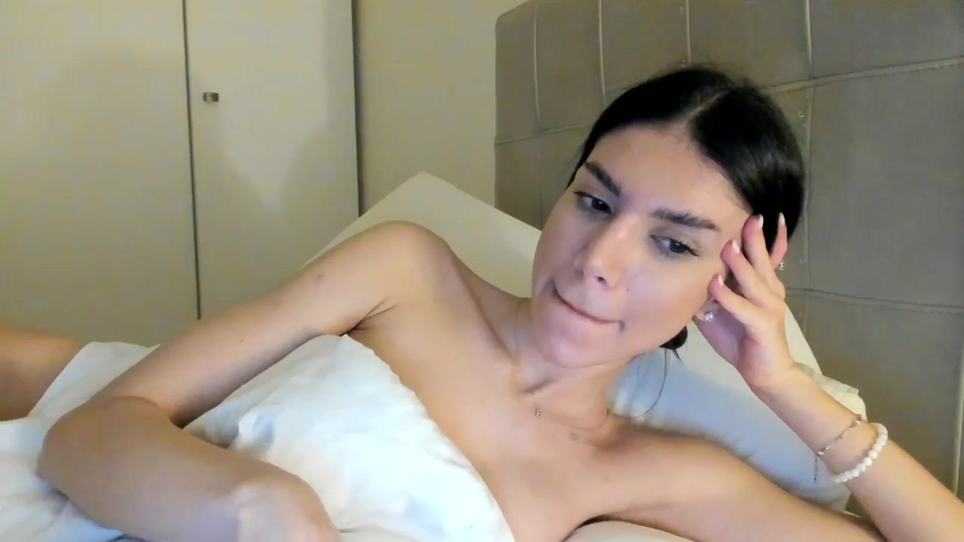 Gallery image thumbnail from SashaLopez's myfreecams stream on, 01/04/2024, 23:49 image 13 of 20