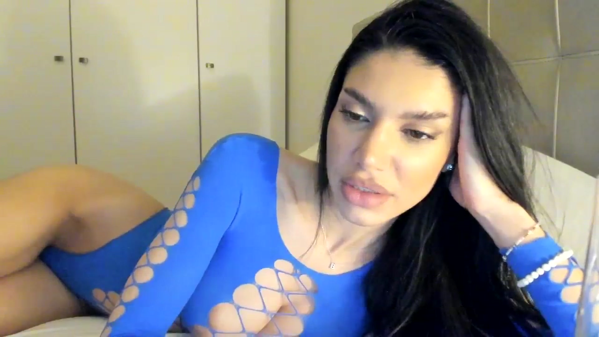 Gallery image thumbnail from SashaLopez's myfreecams stream on, 01/05/2024, 21:47 image 5 of 20