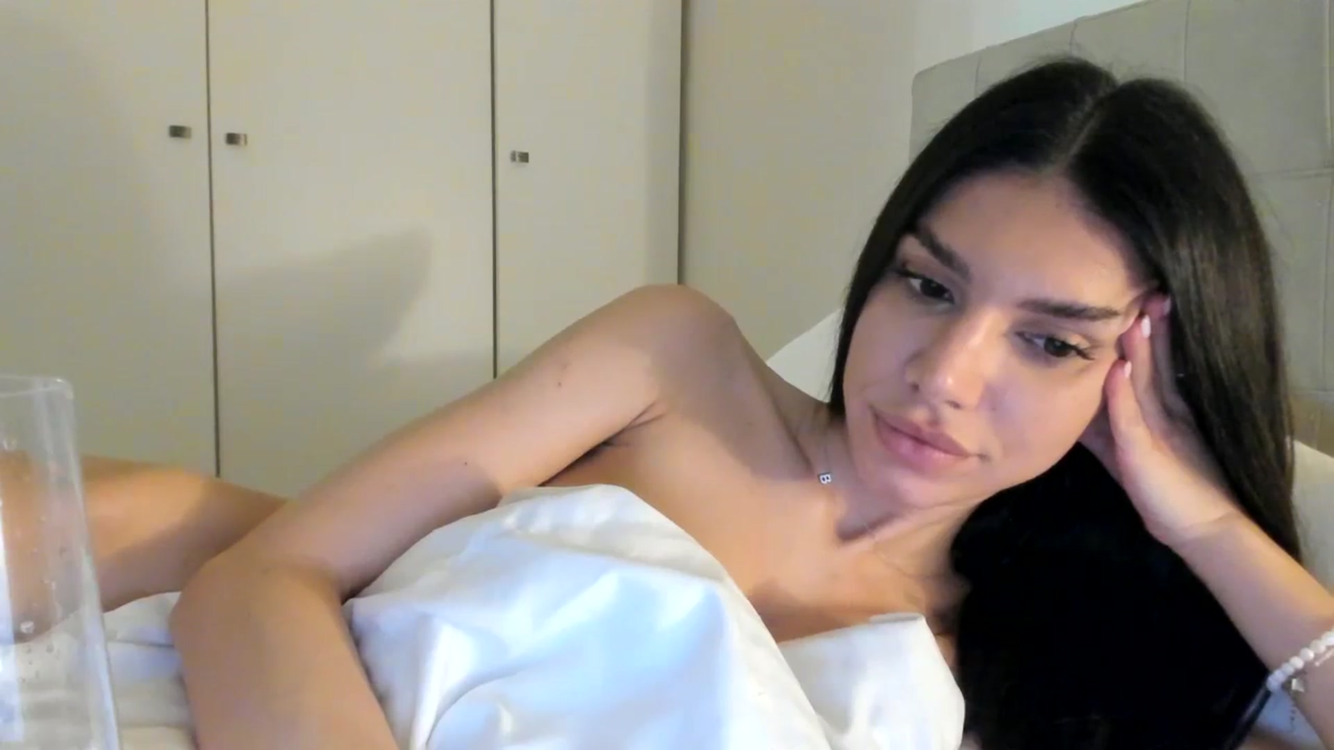 Gallery image thumbnail from SashaLopez's myfreecams stream on, 01/07/2024, 24:01 image 12 of 20