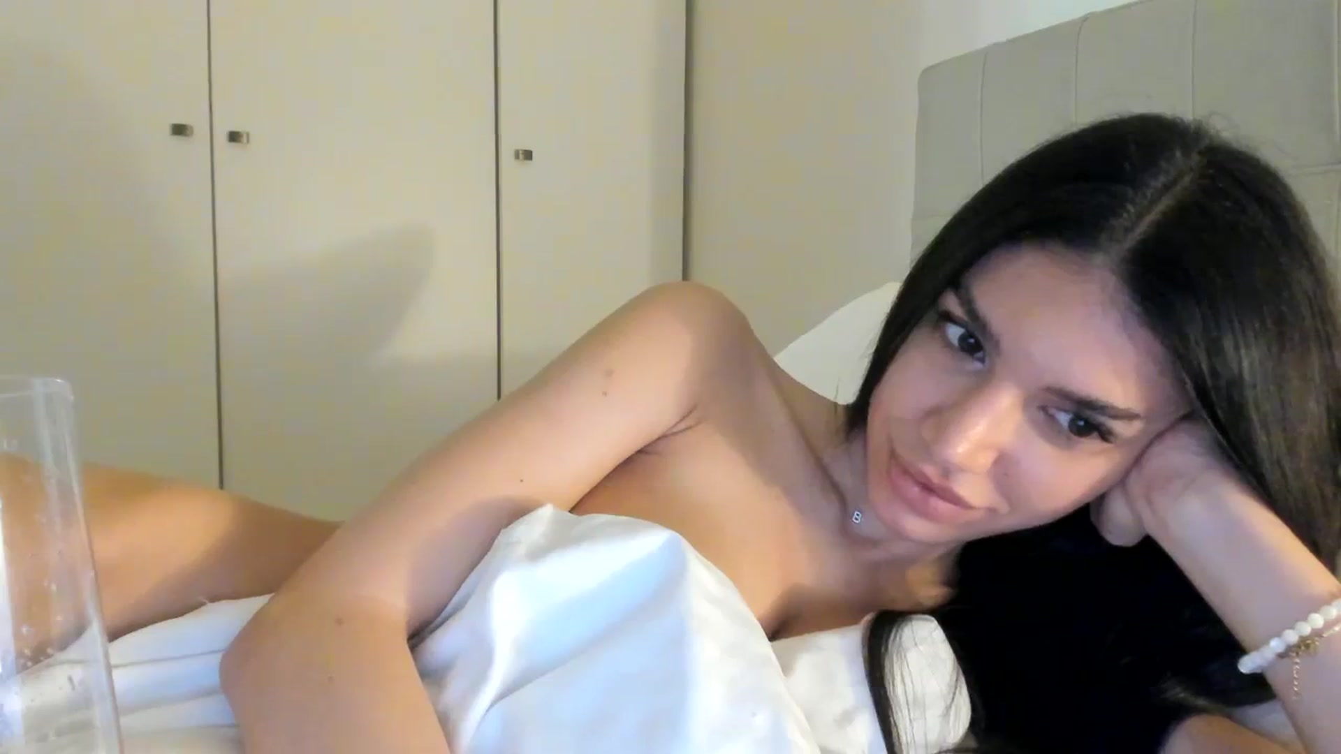 Gallery image thumbnail from SashaLopez's myfreecams stream on, 01/07/2024, 24:39 image 6 of 20