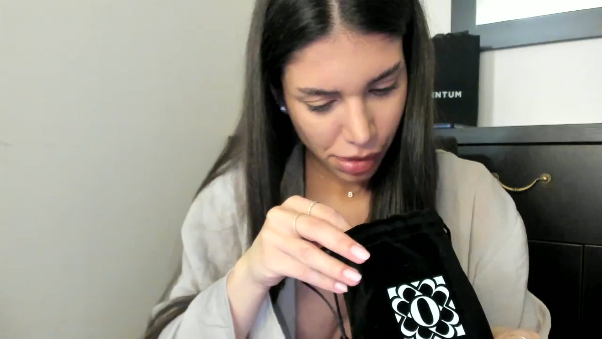 Gallery image thumbnail from SashaLopez's myfreecams stream on, 01/10/2024, 22:23 image 10 of 20