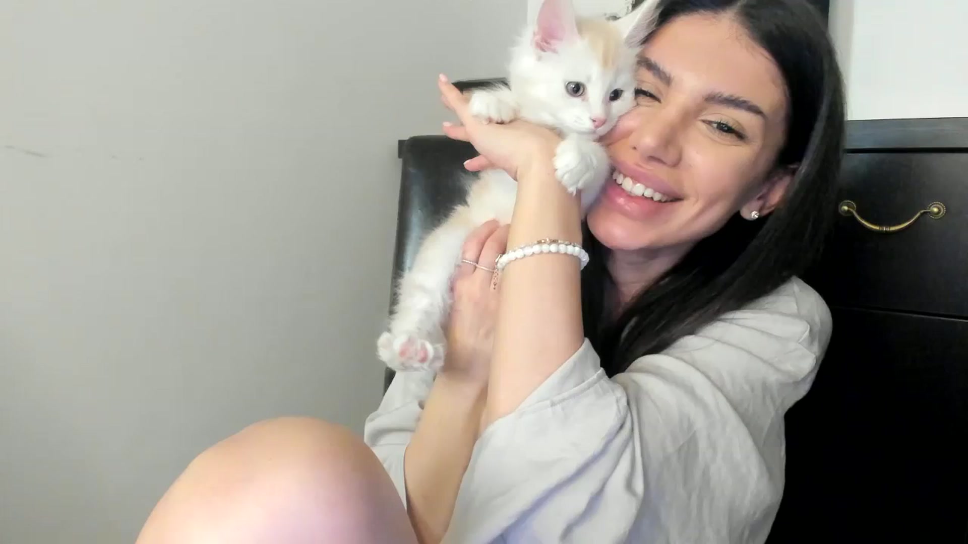 Gallery image thumbnail from SashaLopez's myfreecams stream on, 01/10/2024, 22:23 image 14 of 20