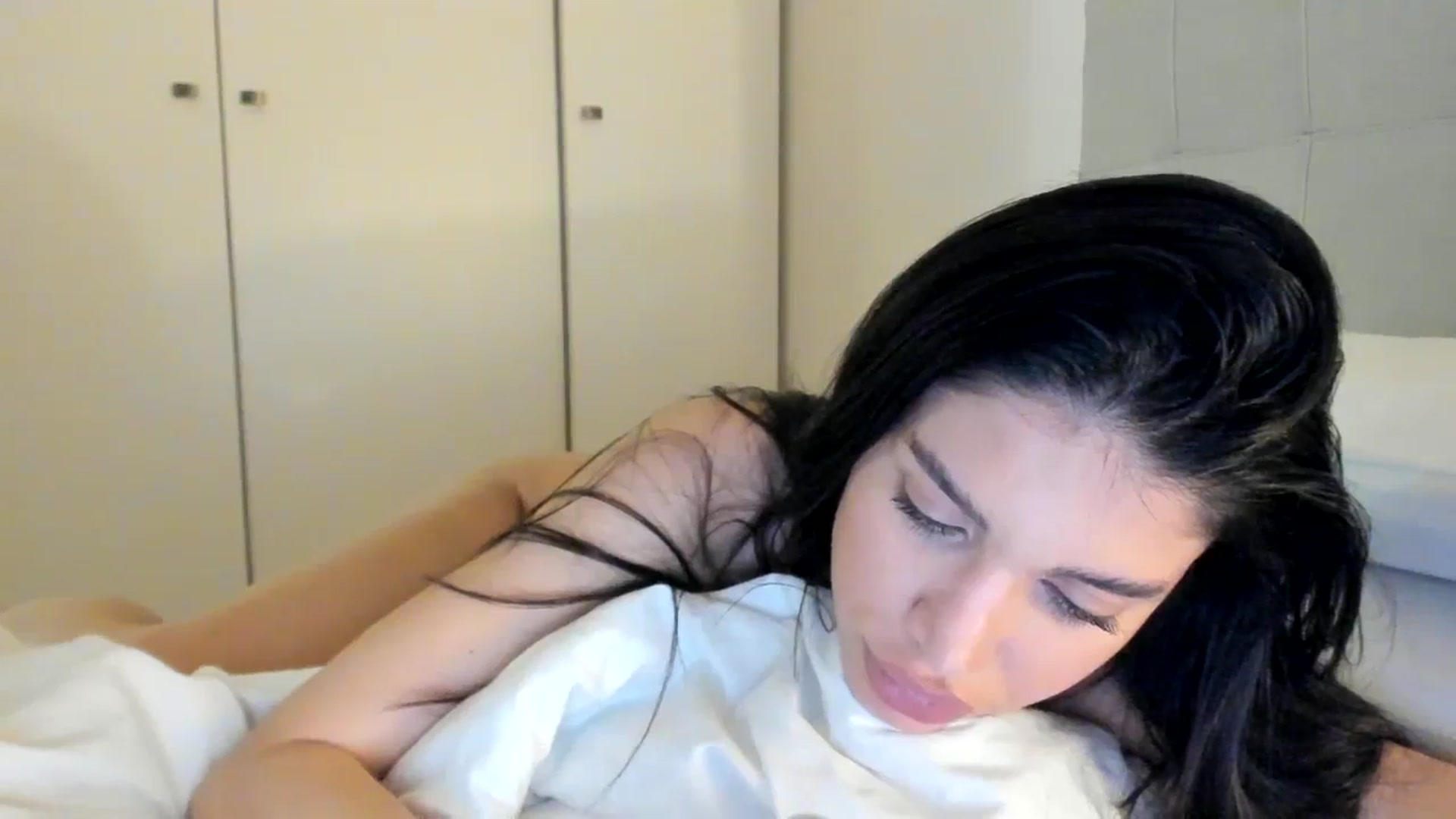 Gallery image thumbnail from SashaLopez's myfreecams stream on, 01/12/2024, 24:02 image 7 of 20