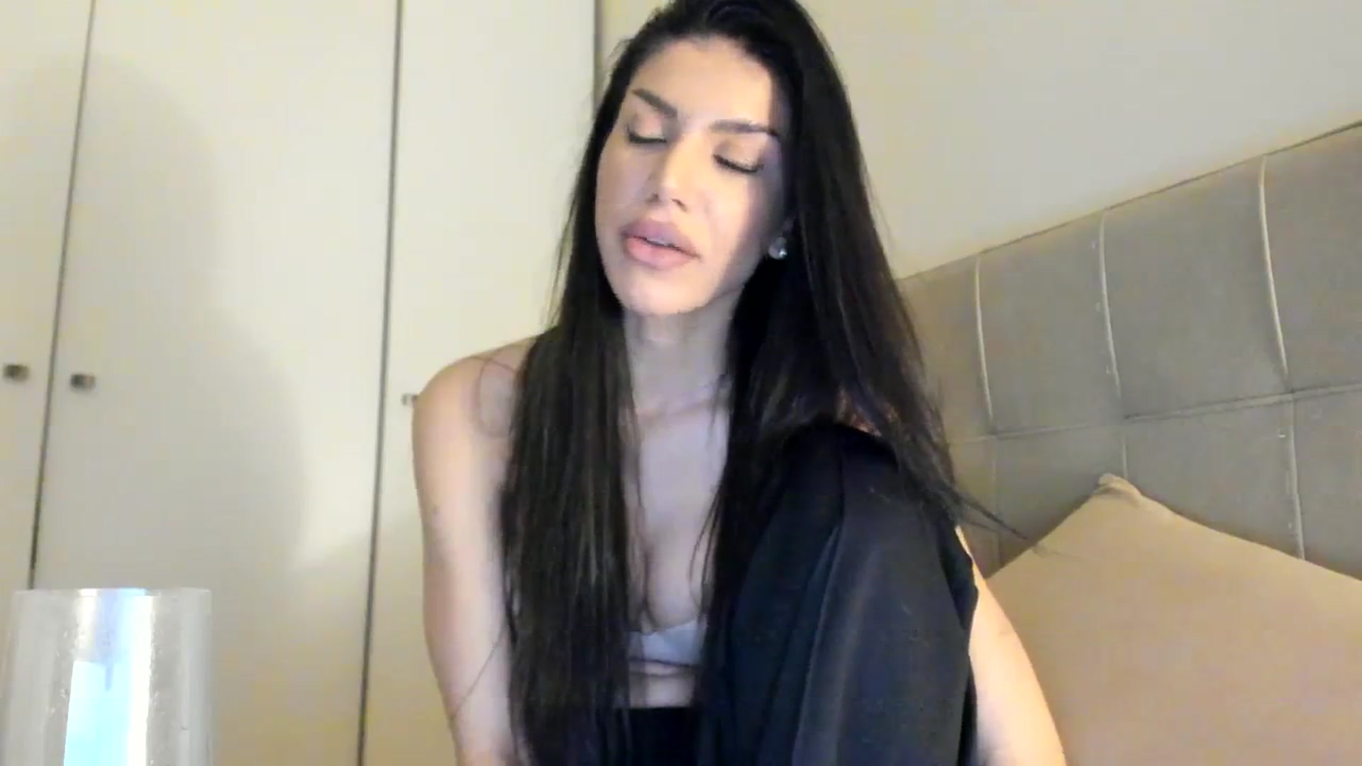 Gallery image thumbnail from SashaLopez's myfreecams stream on, 01/15/2024, 21:42 image 4 of 20