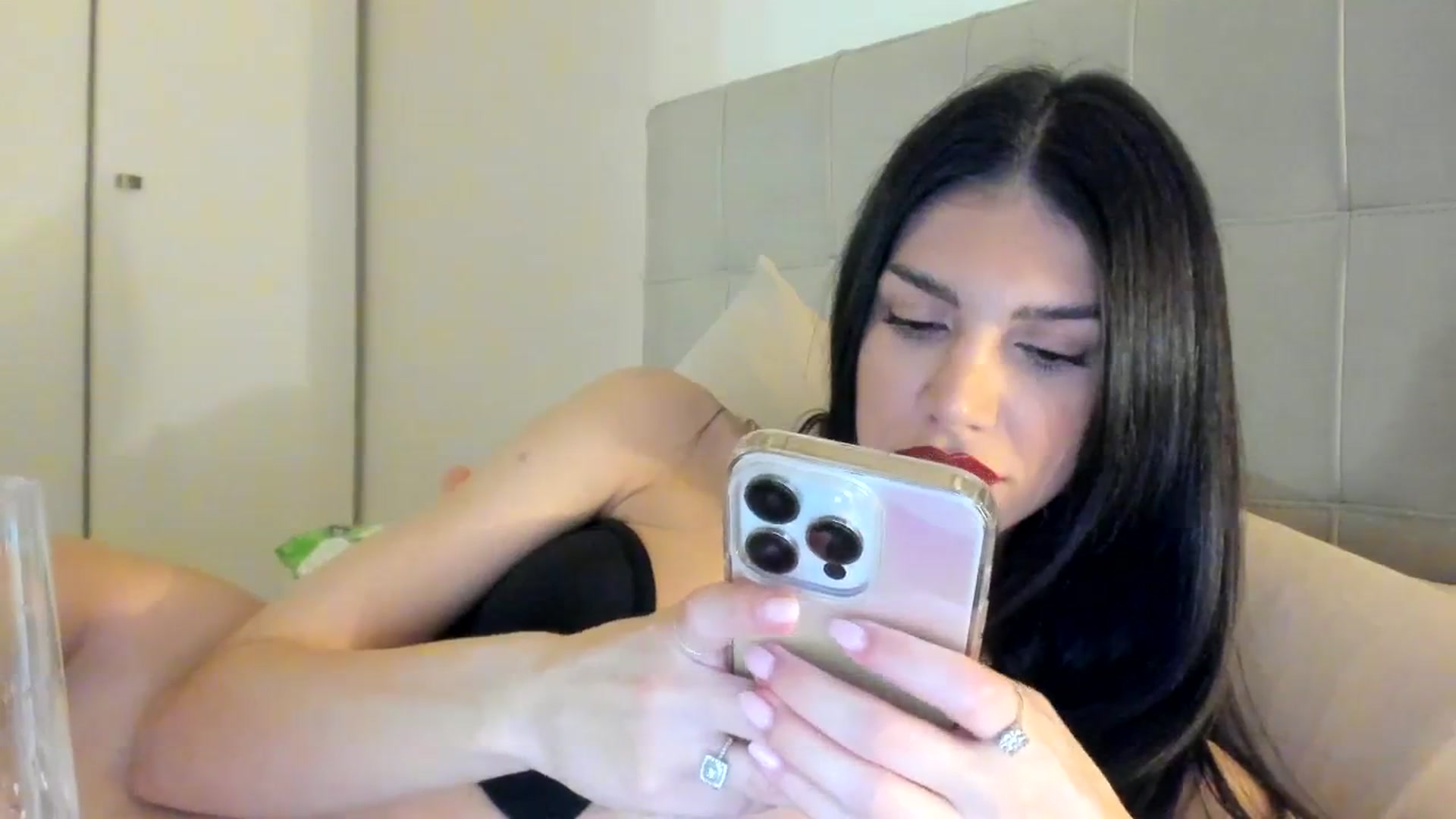 Gallery image thumbnail from SashaLopez's myfreecams stream on, 01/19/2024, 22:27 image 17 of 20