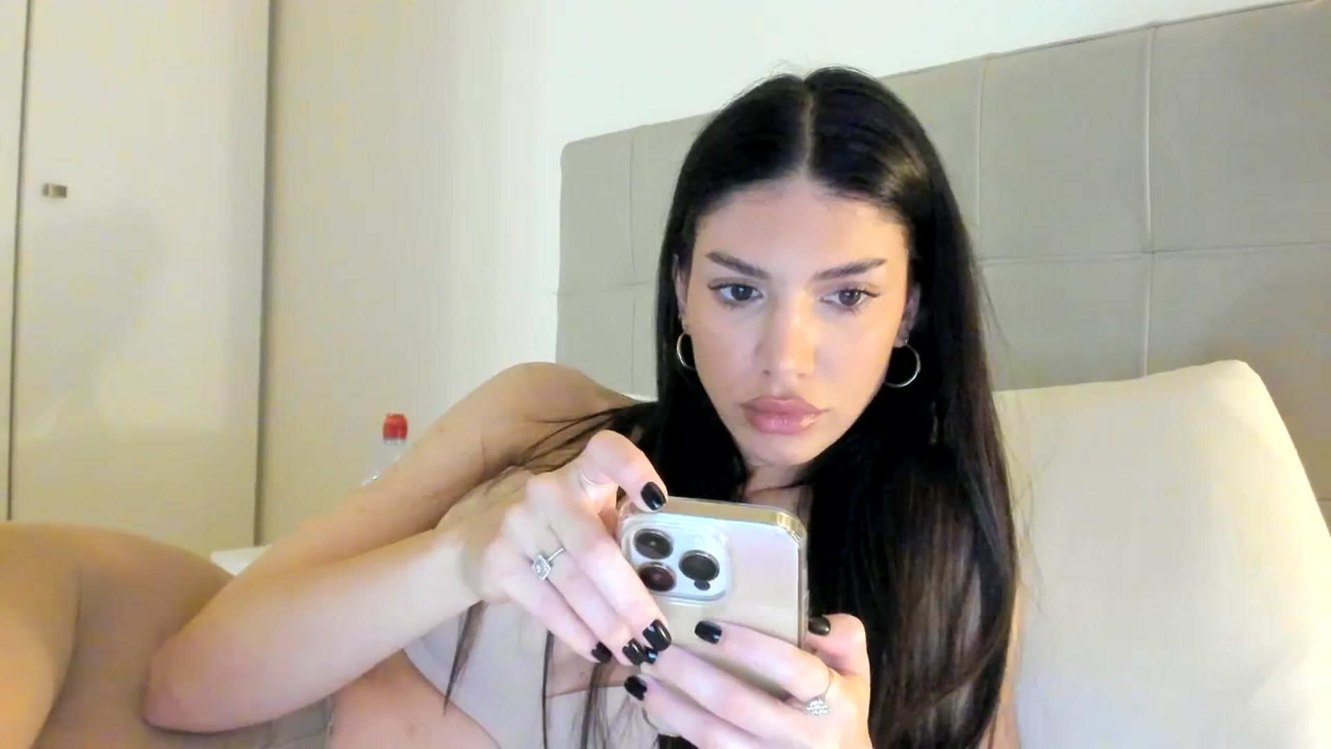 Gallery image thumbnail from SashaLopez's myfreecams stream on, 01/28/2024, 22:14 image 17 of 20