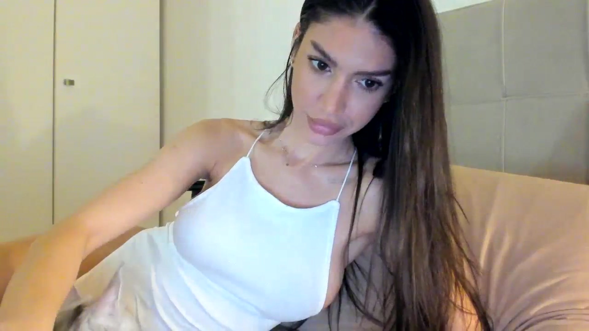 Gallery image thumbnail from SashaLopez's myfreecams stream on, 02/01/2024, 21:32 image 7 of 20