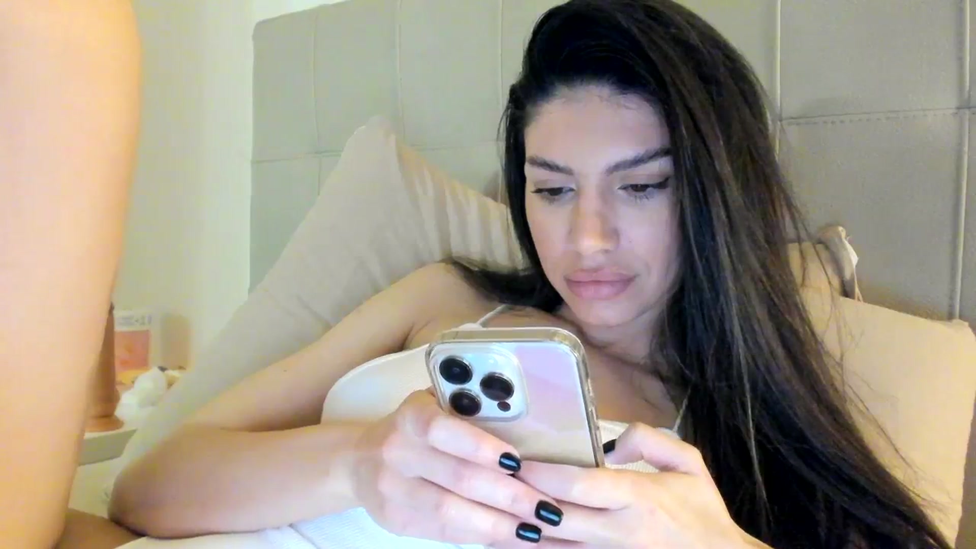 Gallery image thumbnail from SashaLopez's myfreecams stream on, 02/01/2024, 23:34 image 19 of 20