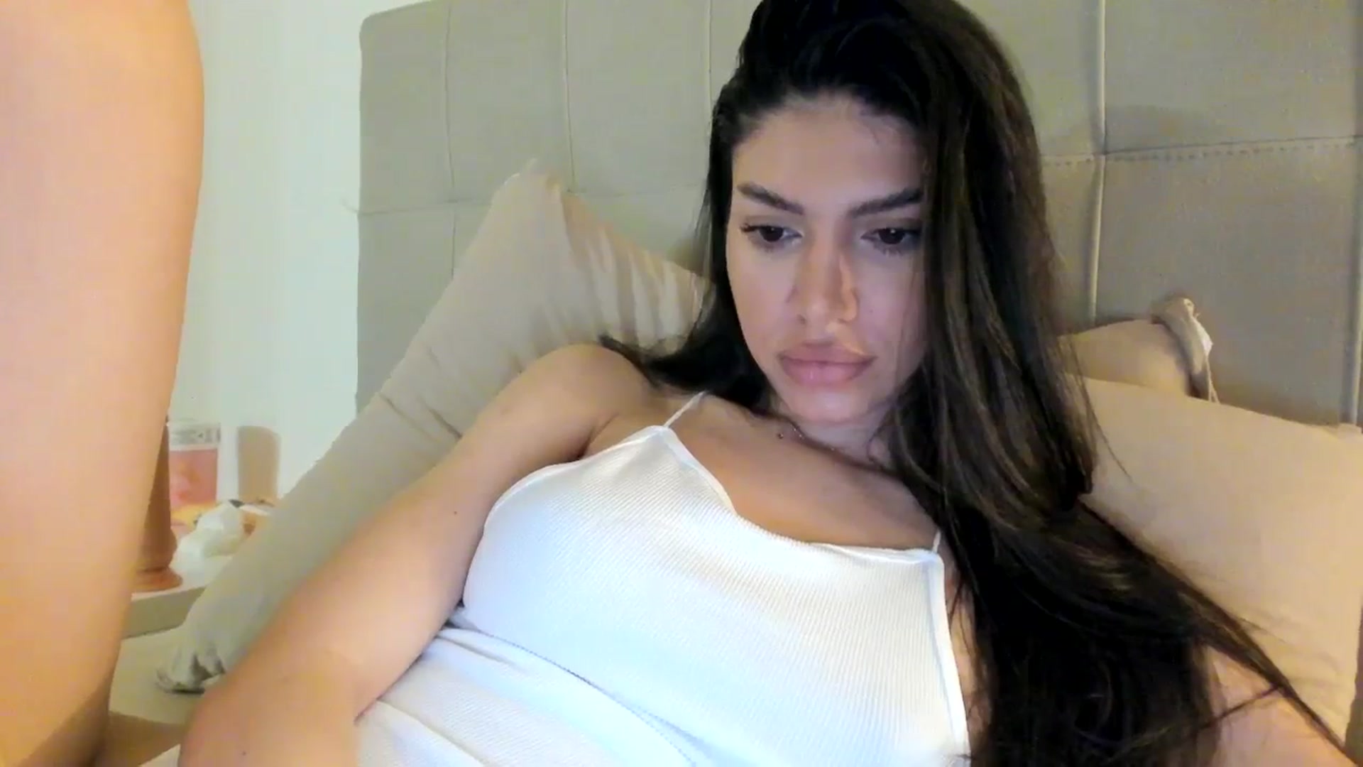 Gallery image thumbnail from SashaLopez's myfreecams stream on, 02/01/2024, 23:34 image 13 of 20
