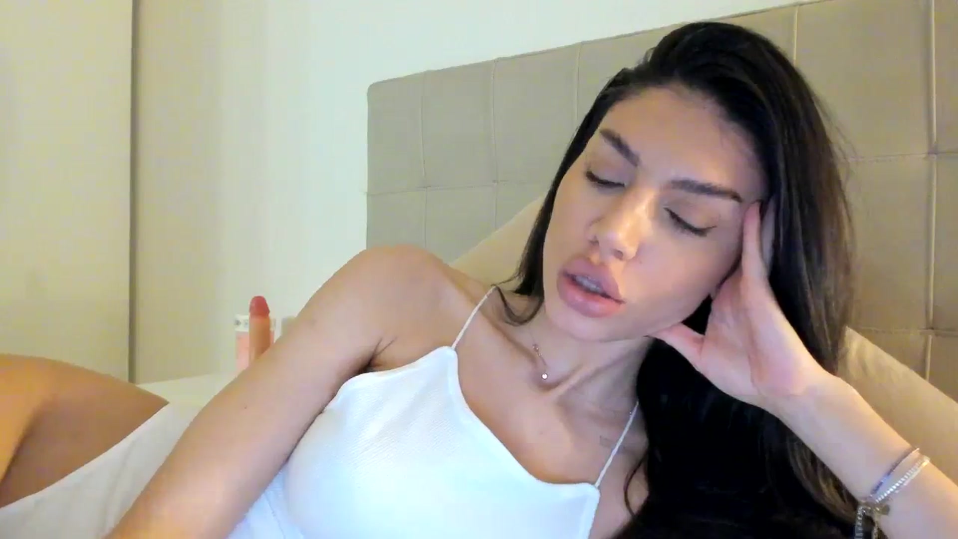 Gallery image thumbnail from SashaLopez's myfreecams stream on, 02/01/2024, 23:34 image 8 of 20