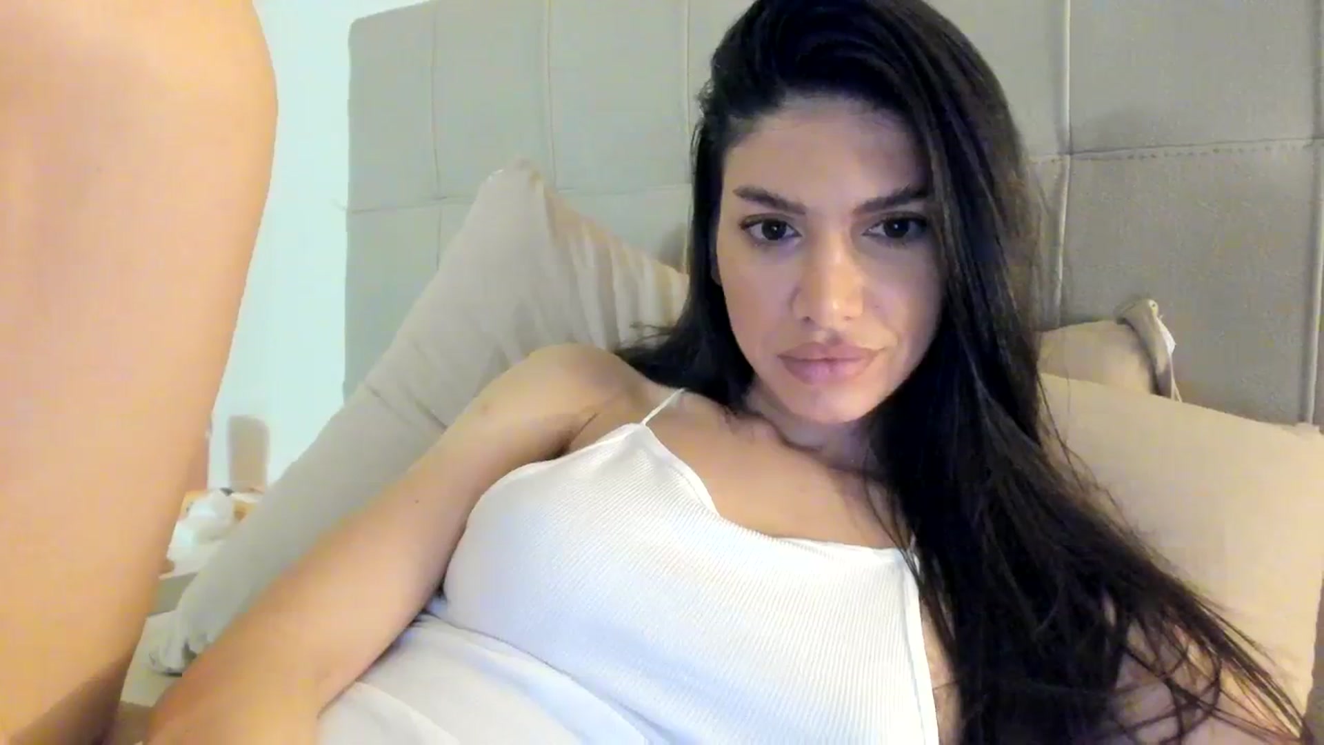 Gallery image thumbnail from SashaLopez's myfreecams stream on, 02/01/2024, 23:34 image 17 of 20
