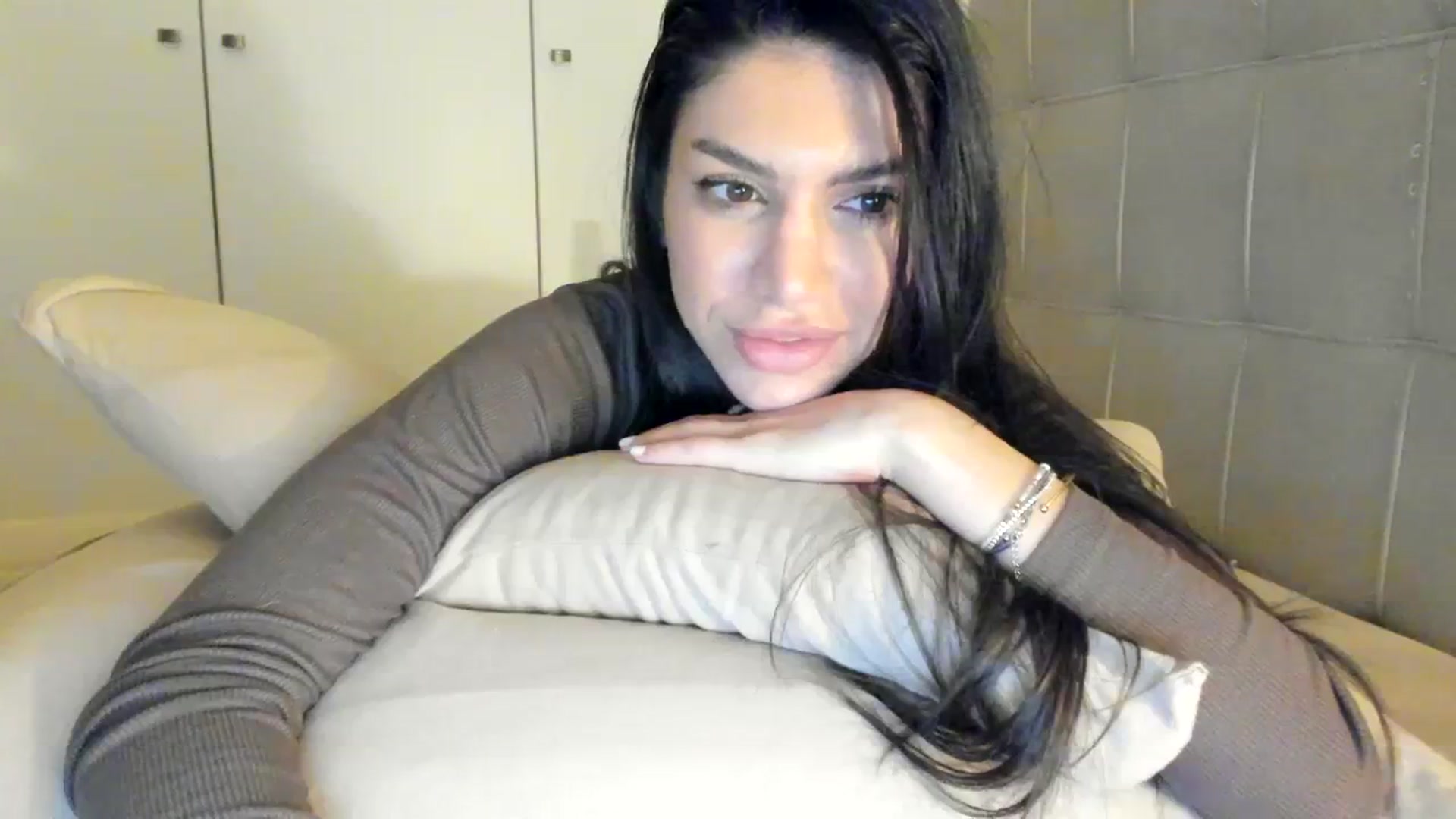 Gallery image thumbnail from SashaLopez's myfreecams stream on, 02/07/2024, 22:49 image 16 of 20