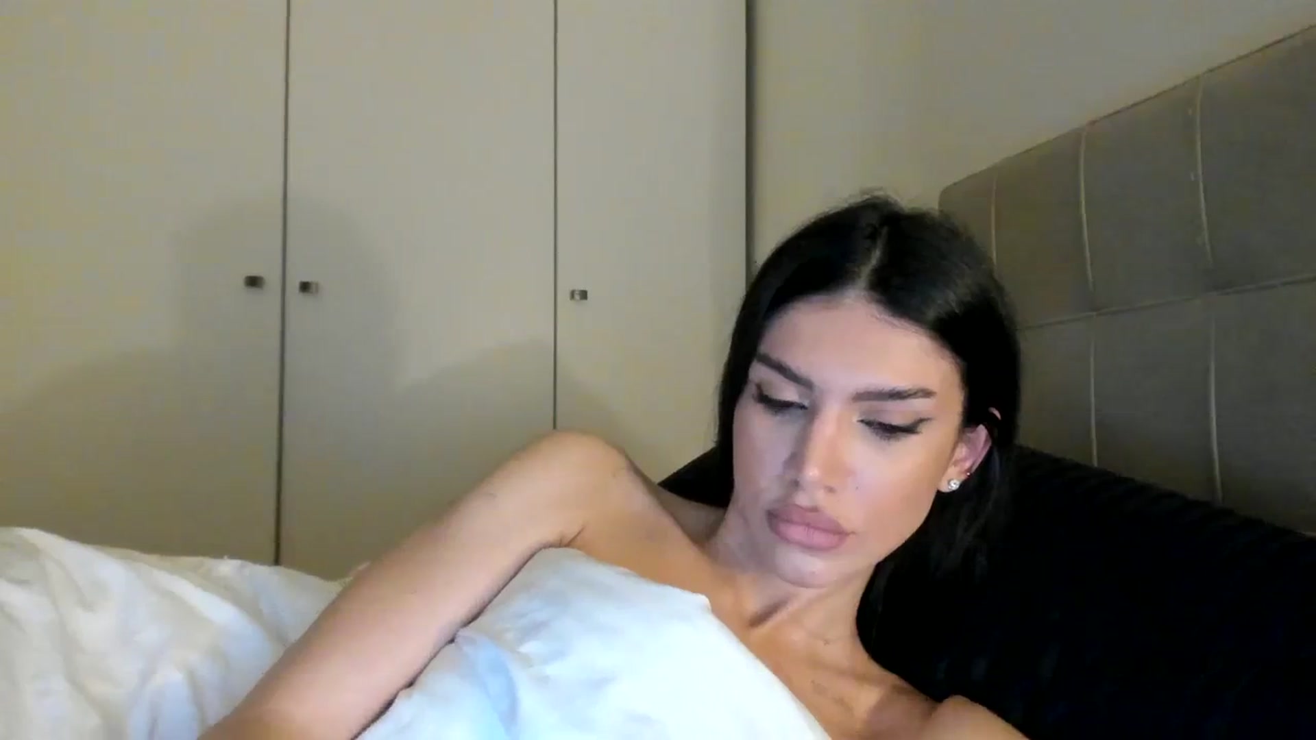 Gallery image thumbnail from SashaLopez's myfreecams stream on, 02/12/2024, 20:18 image 16 of 20