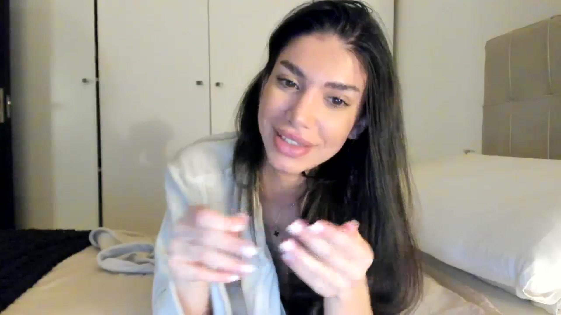 Gallery image thumbnail from SashaLopez's myfreecams stream on, 02/19/2024, 21:53 image 3 of 20