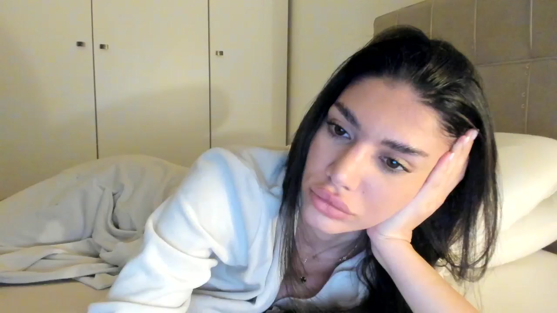 Gallery image thumbnail from SashaLopez's myfreecams stream on, 02/19/2024, 21:53 image 1 of 20