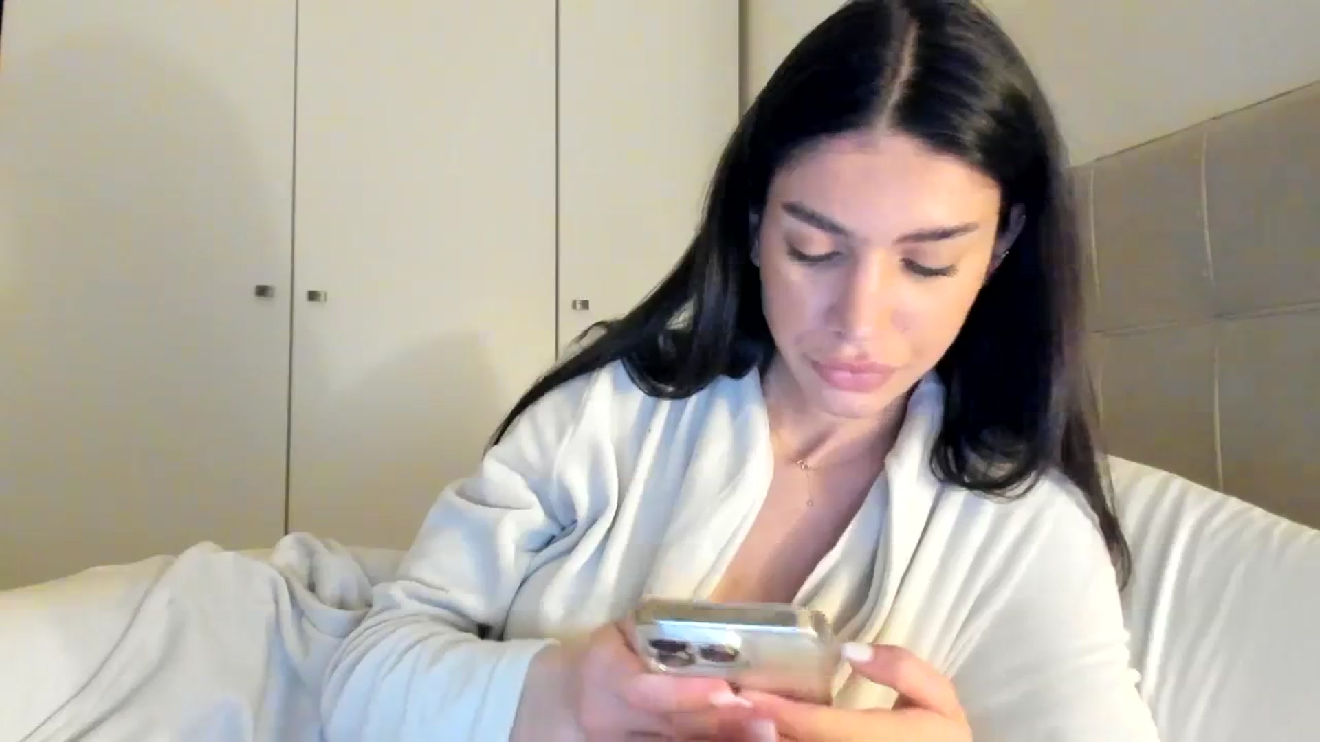 Gallery image thumbnail from SashaLopez's myfreecams stream on, 02/19/2024, 21:53 image 17 of 20
