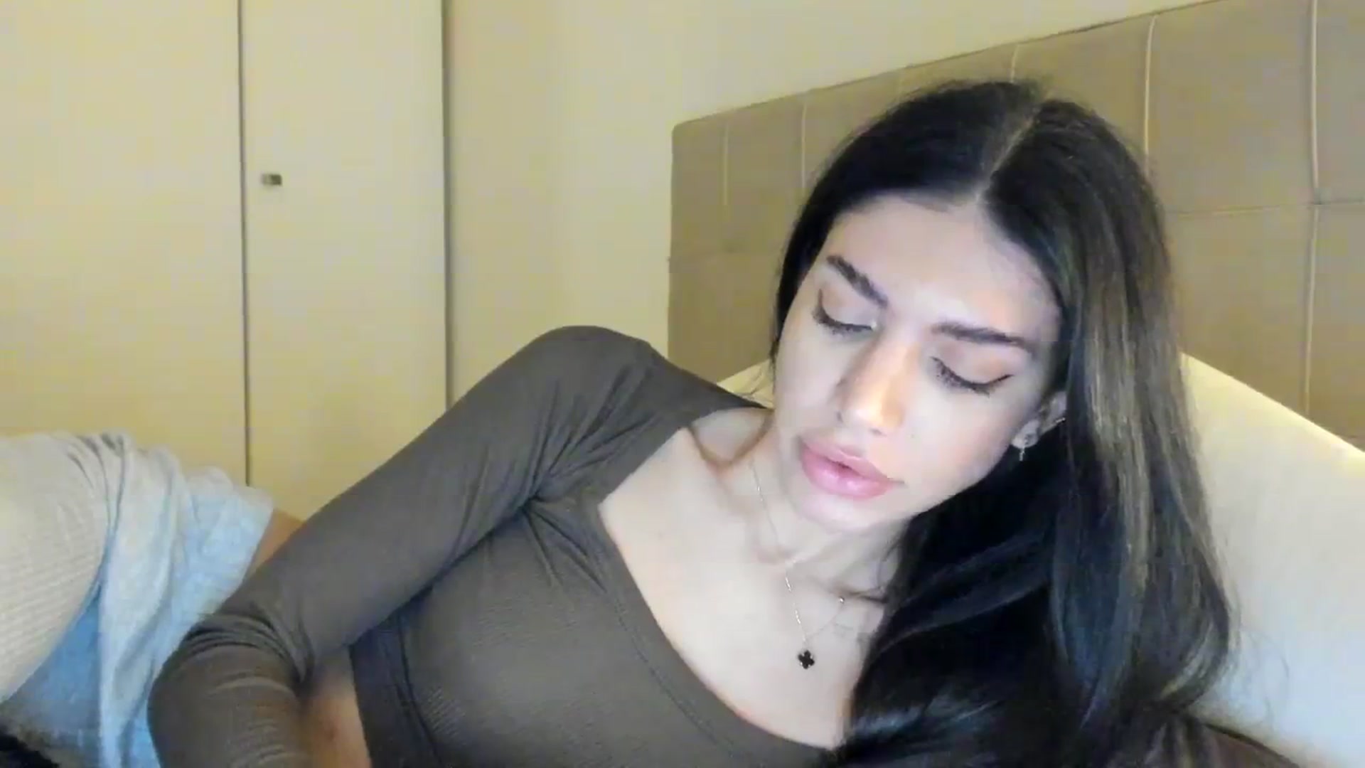 Gallery image thumbnail from SashaLopez's myfreecams stream on, 02/28/2024, 22:14 image 10 of 20