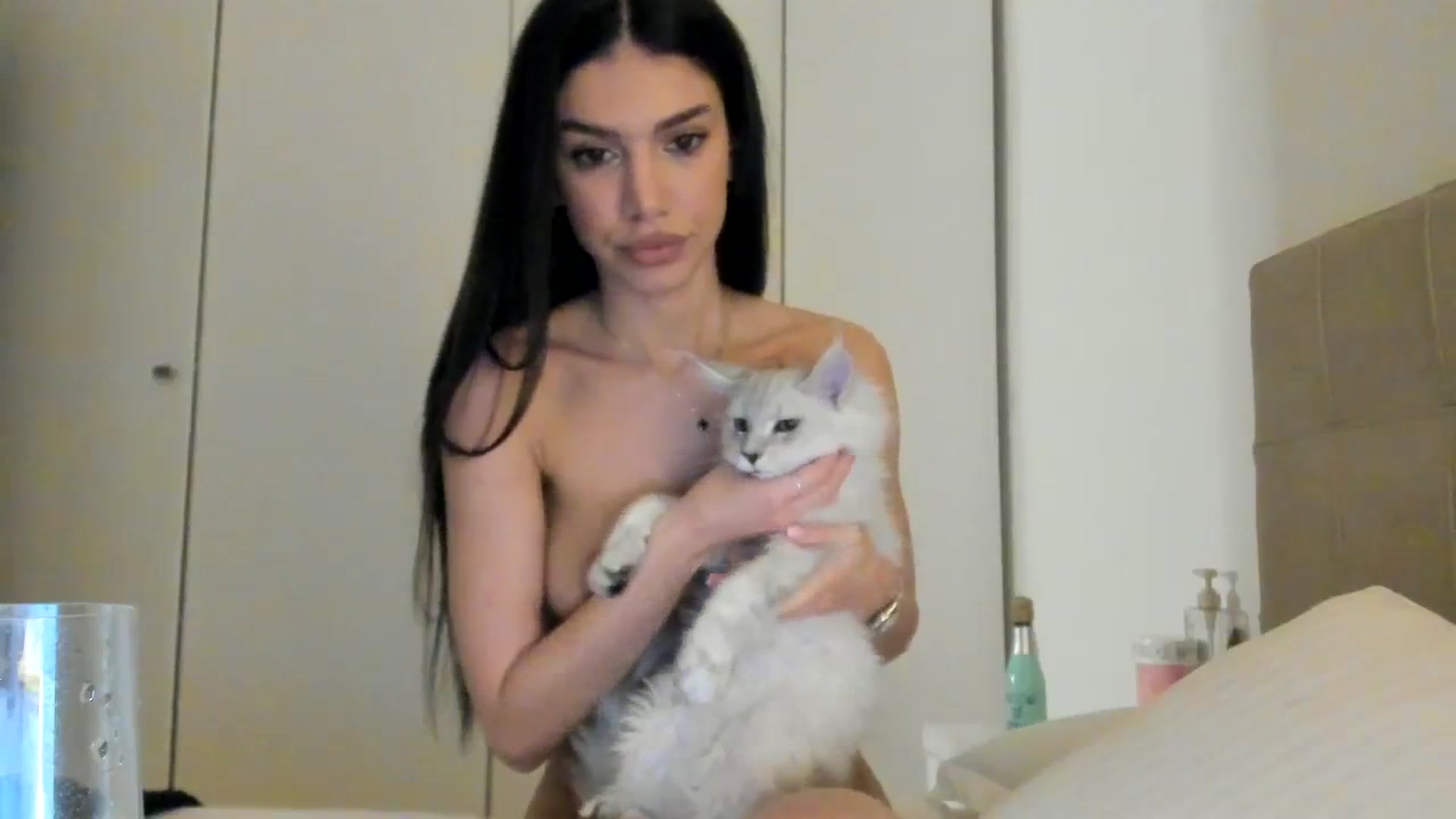 Gallery image thumbnail from SashaLopez's myfreecams stream on, 03/01/2024, 21:52 image 13 of 20
