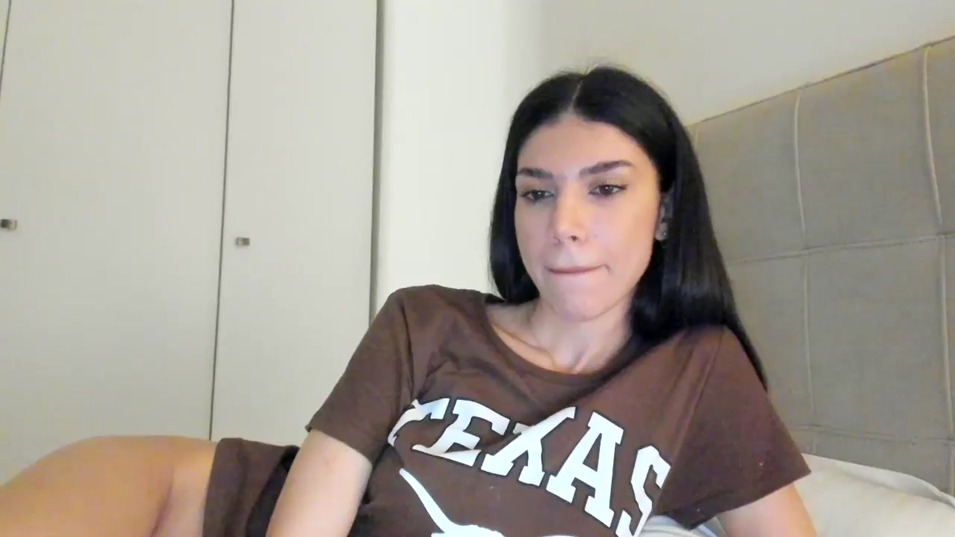 Gallery image thumbnail from SashaLopez's myfreecams stream on, 03/02/2024, 24:02 image 15 of 20