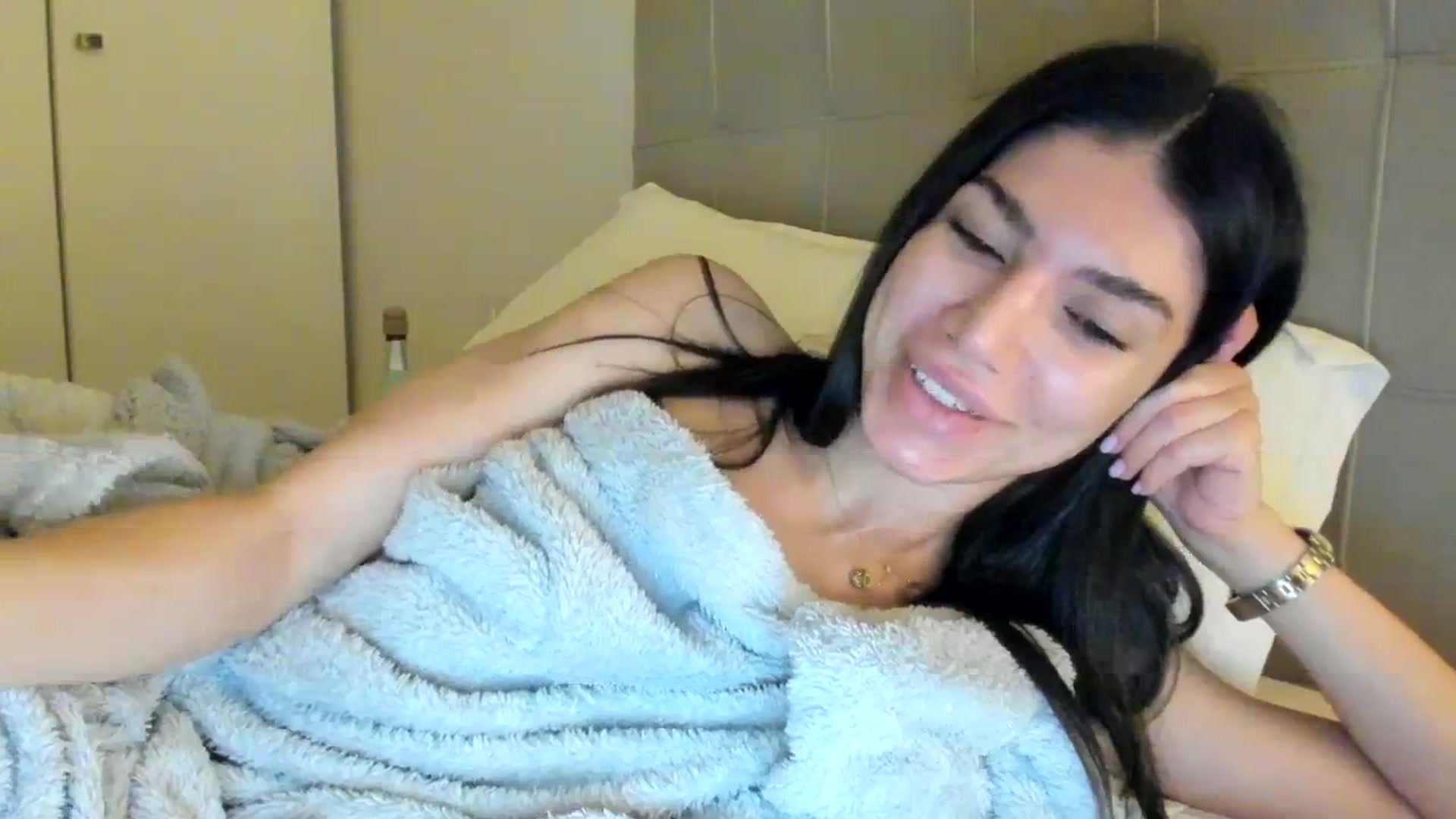 Gallery image thumbnail from SashaLopez's myfreecams stream on, 03/02/2024, 24:56 image 20 of 20
