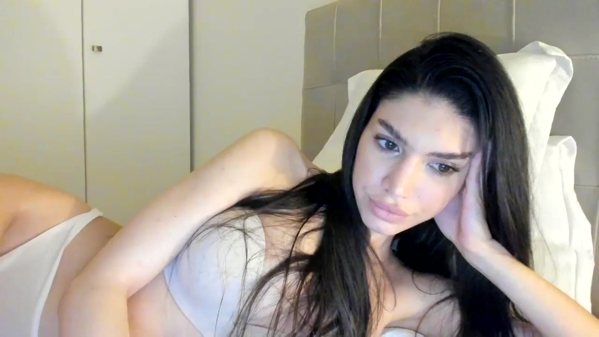 Gallery image thumbnail from SashaLopez's myfreecams stream on, 03/02/2024, 23:34 image 19 of 20