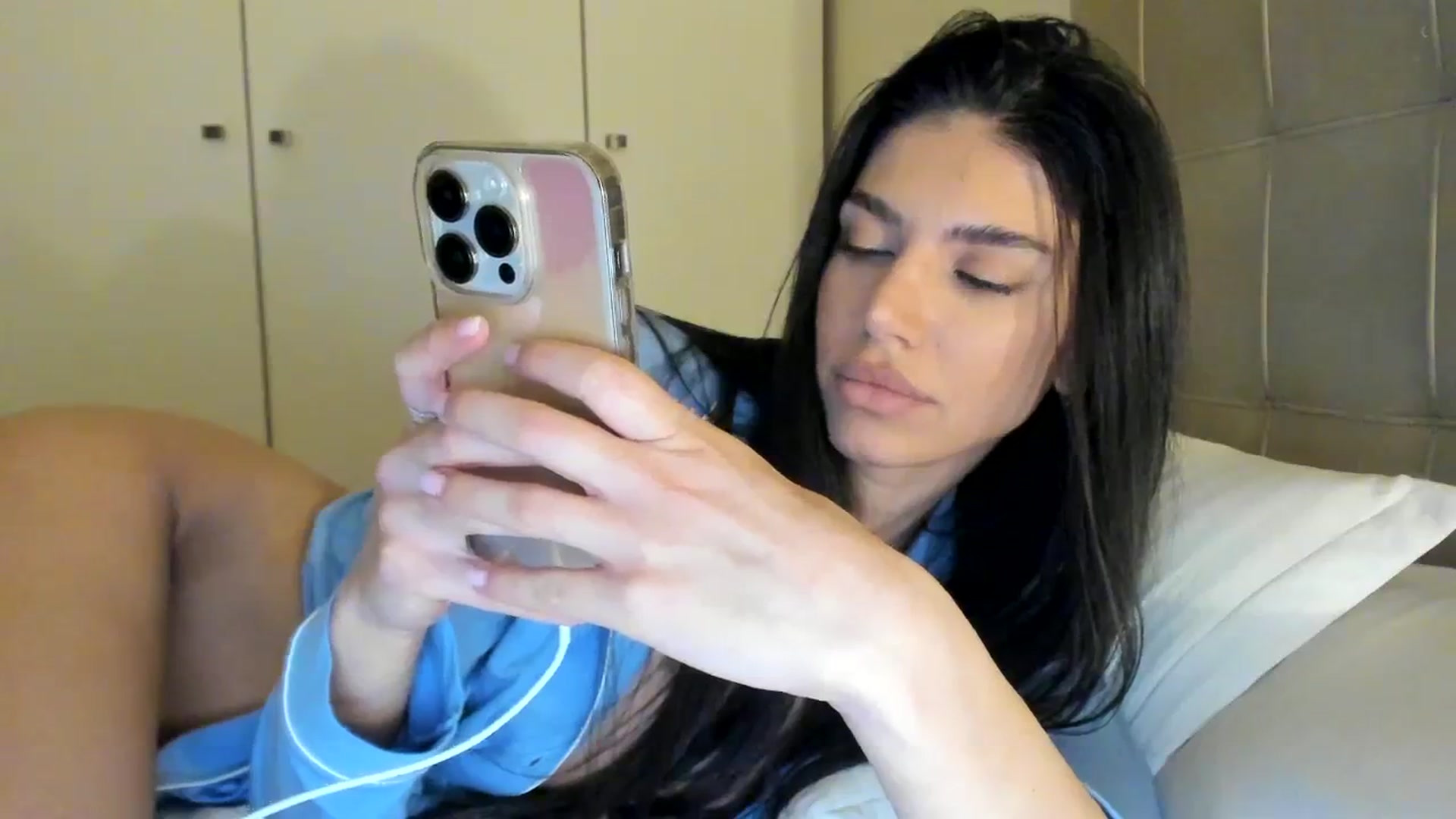 Gallery image thumbnail from SashaLopez's myfreecams stream on, 03/04/2024, 22:07 image 8 of 20