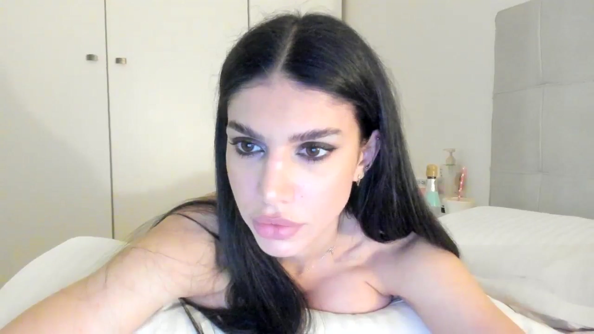 Gallery image thumbnail from SashaLopez's myfreecams stream on, 03/05/2024, 23:17 image 11 of 20