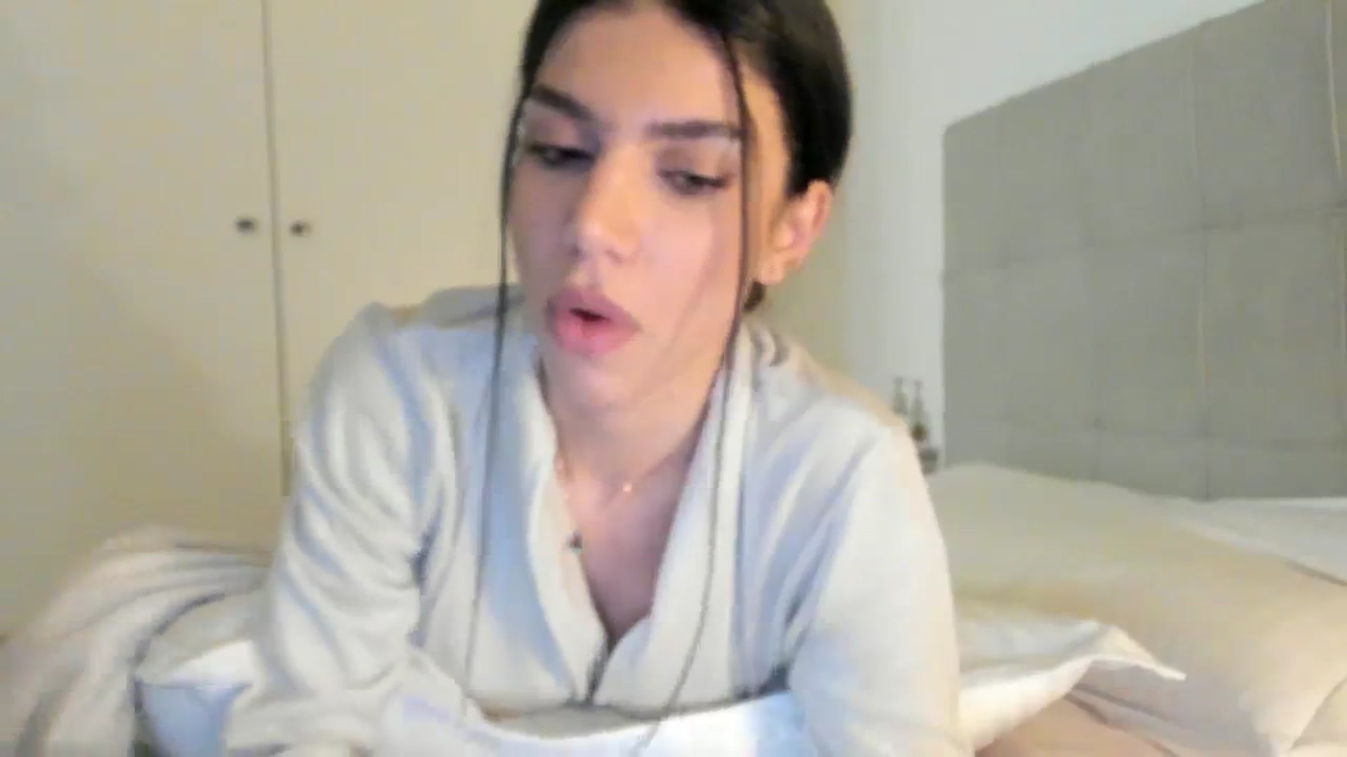 Gallery image thumbnail from SashaLopez's myfreecams stream on, 03/06/2024, 23:04 image 10 of 20