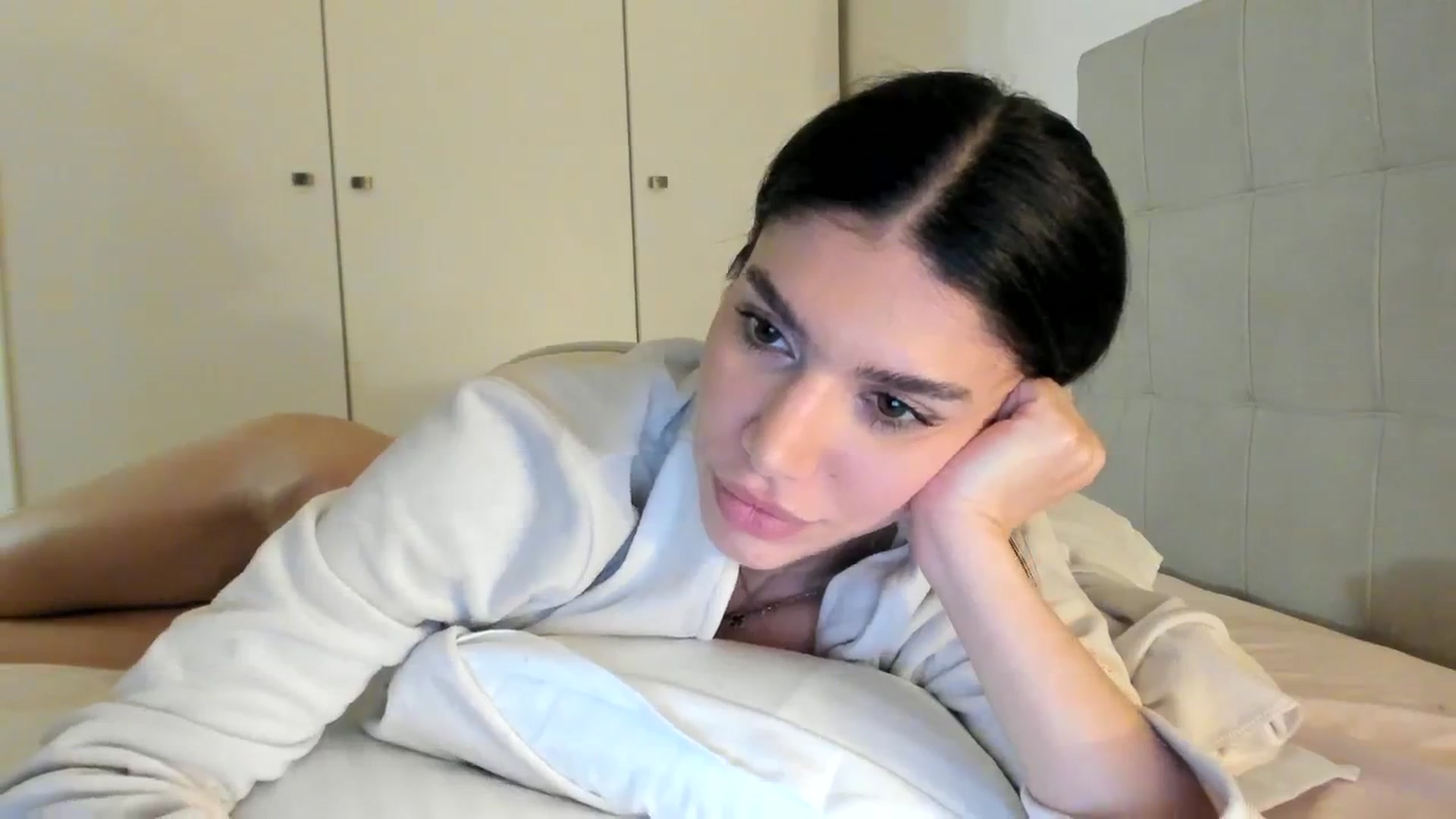 Gallery image thumbnail from SashaLopez's myfreecams stream on, 03/06/2024, 23:04 image 16 of 20