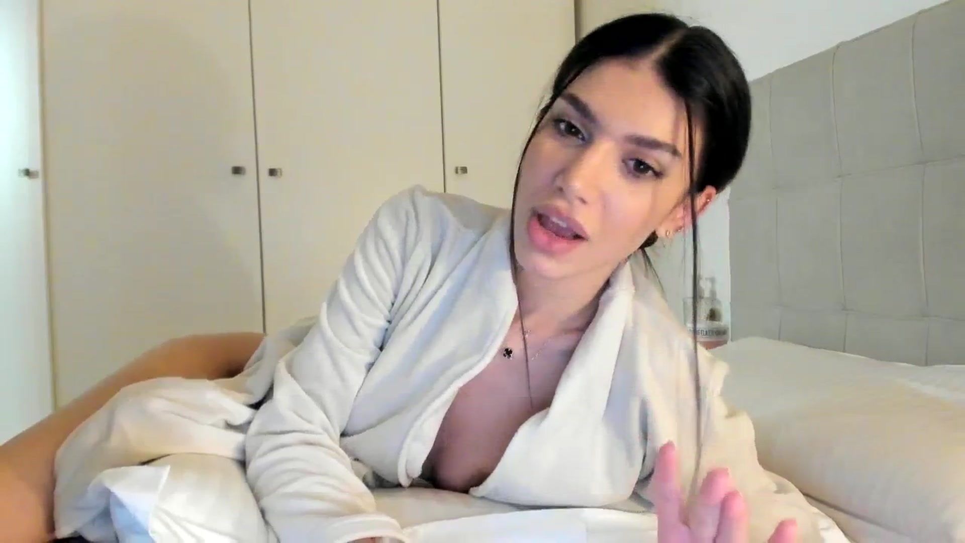 Gallery image thumbnail from SashaLopez's myfreecams stream on, 03/06/2024, 23:04 image 11 of 20